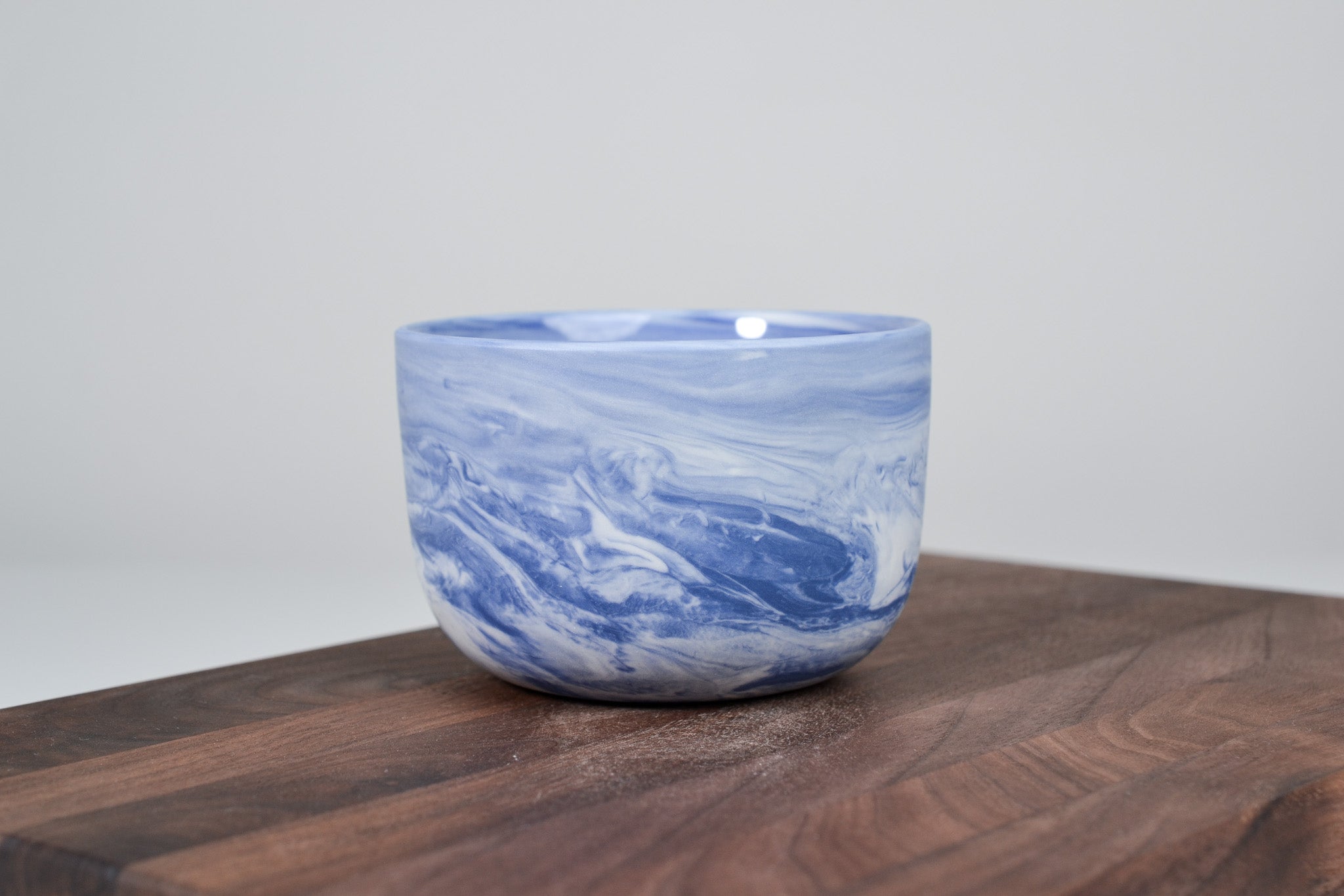 Kávový hrnek z porcelánu - Flow - 280 ml - modrý porcelán