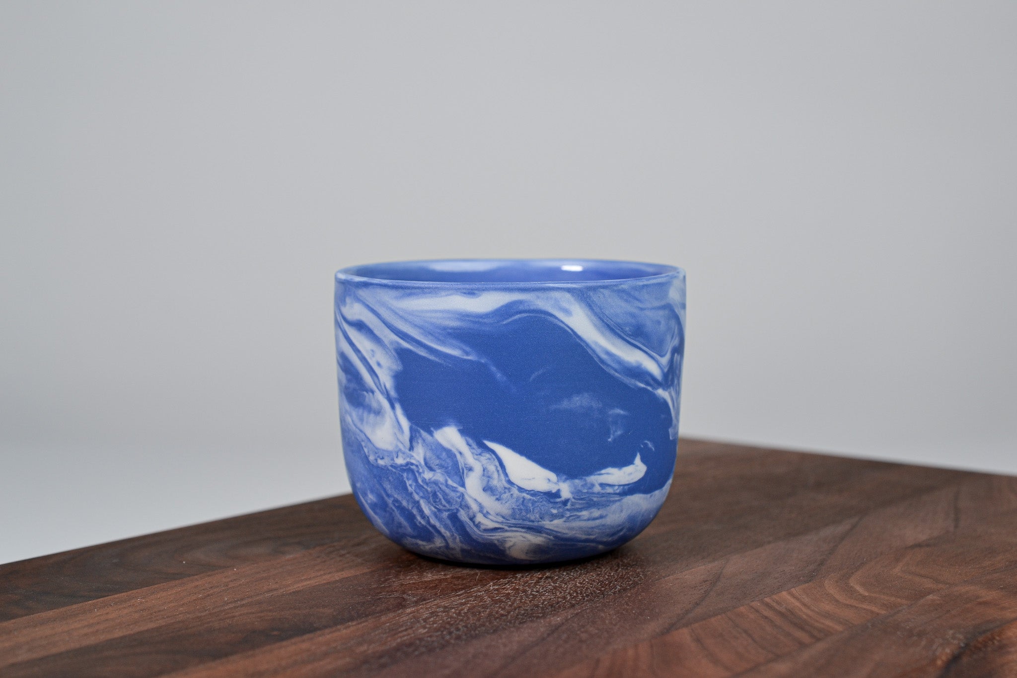 Kávový hrnek z porcelánu - Flow - modrý - 200 ml