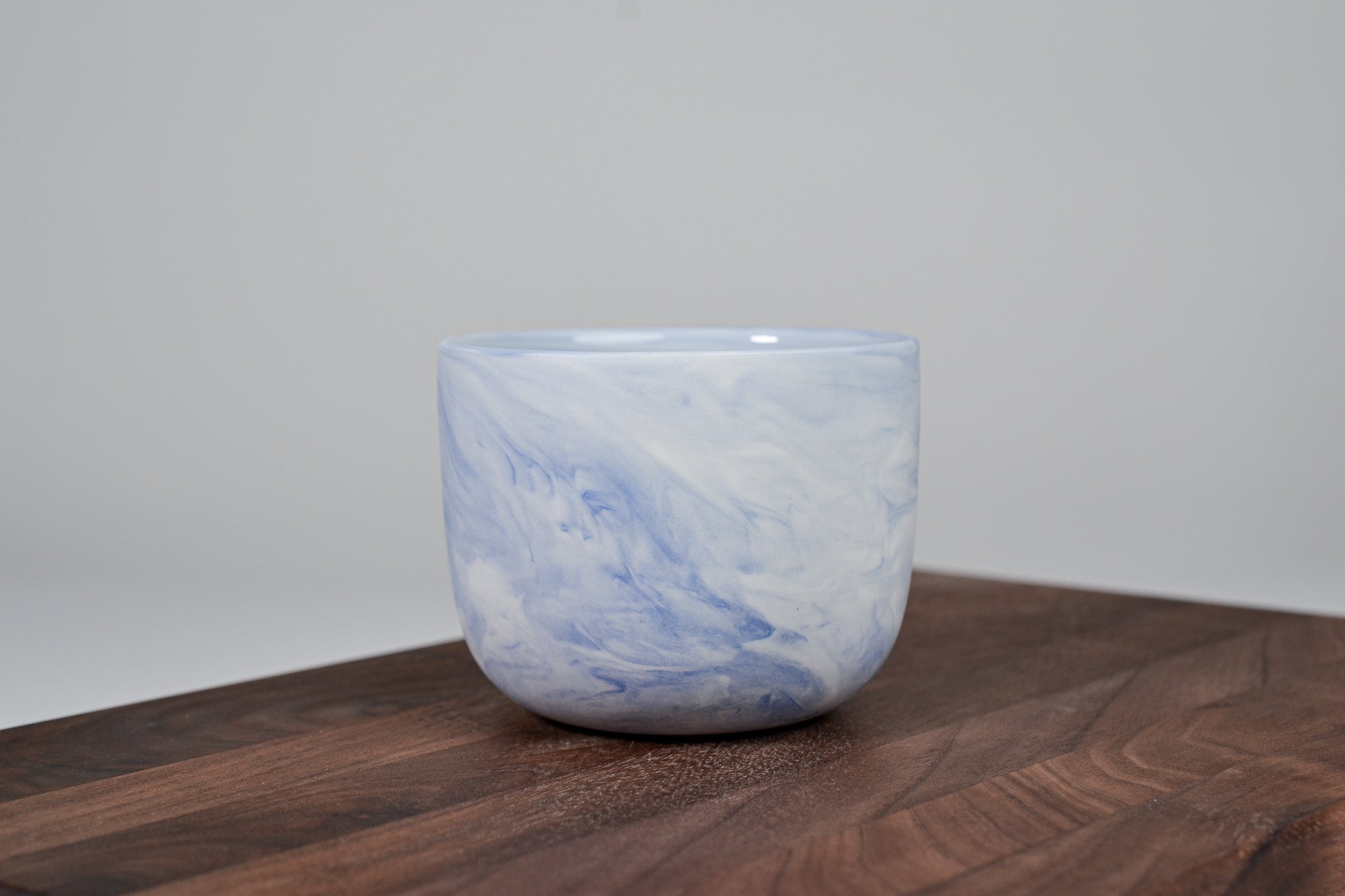 Kávový hrnek z porcelánu - Flow - modrý - 200 ml