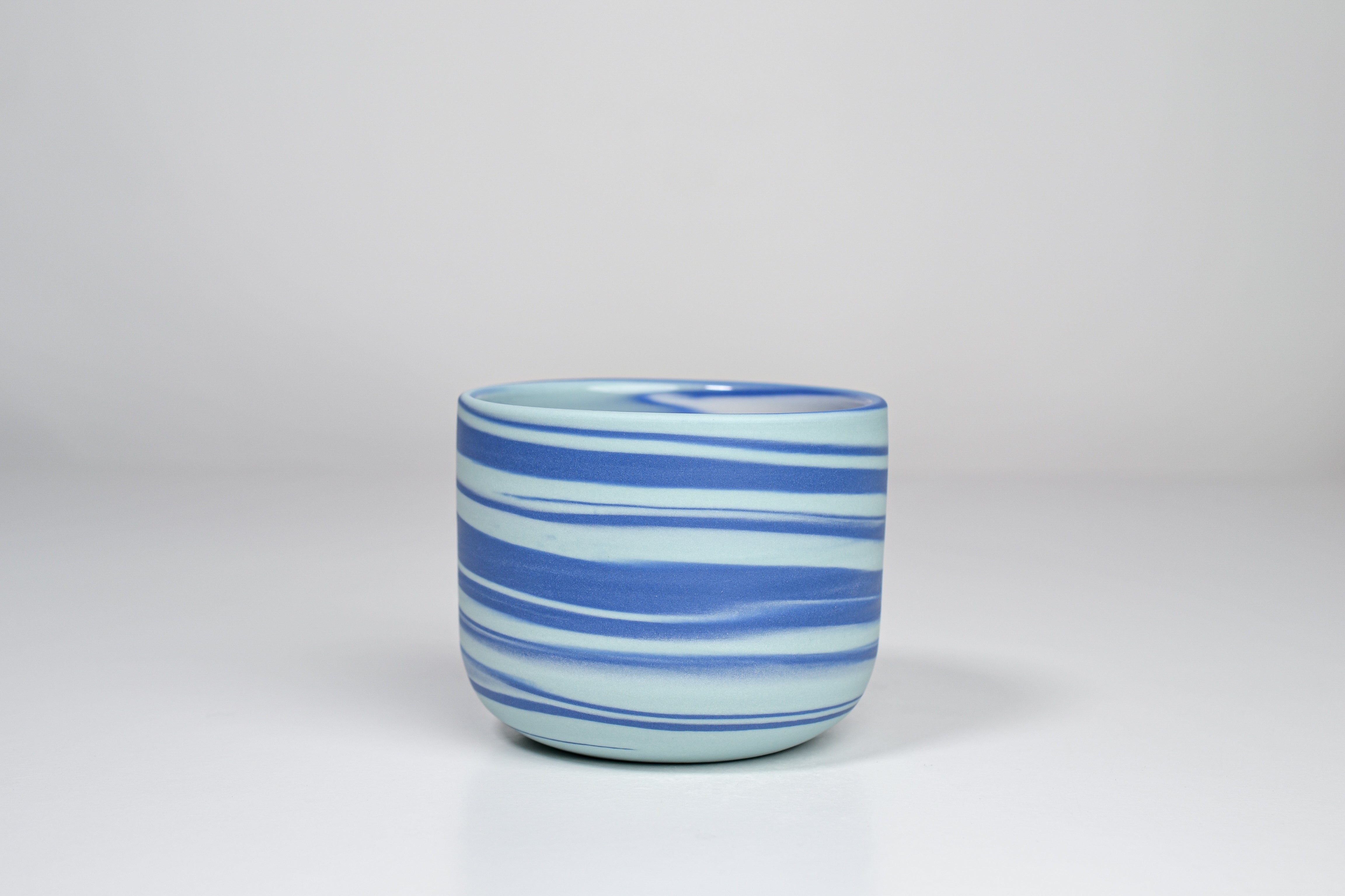 Let it flow. Porcelain cup. 190 ml