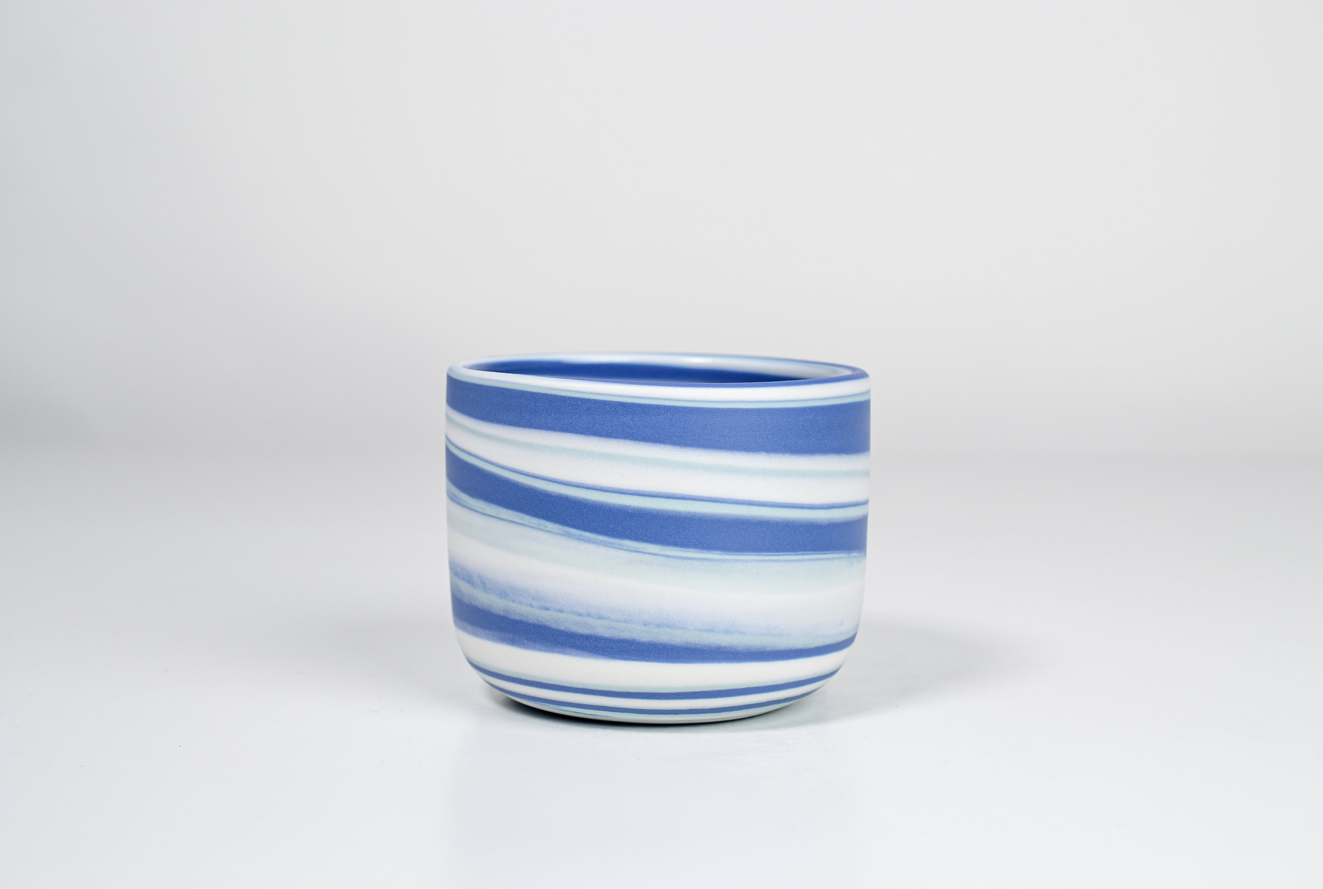 Let it flow. Porcelain cup. 190 ml
