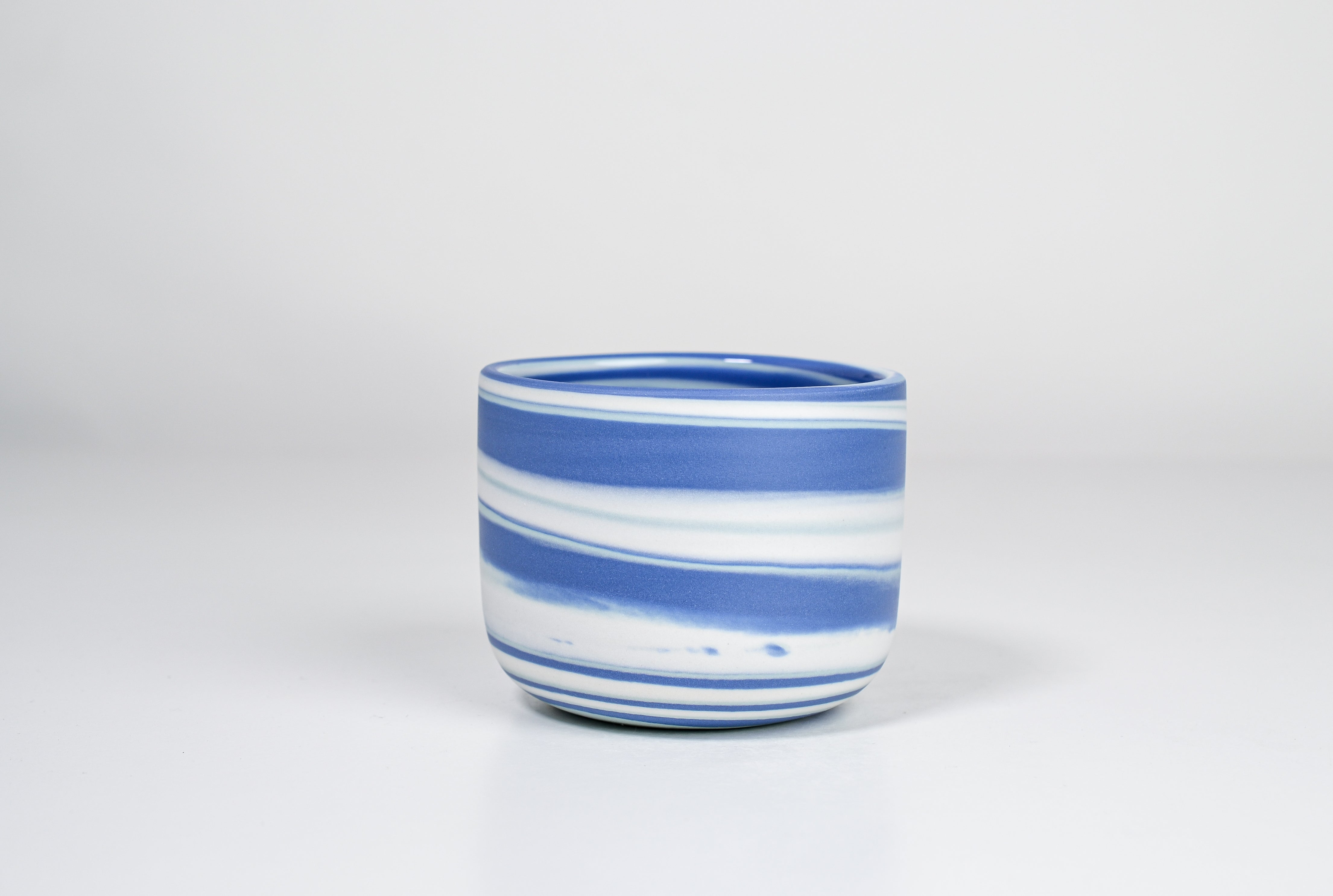Let it flow. Porcelain cup. 190 ml
