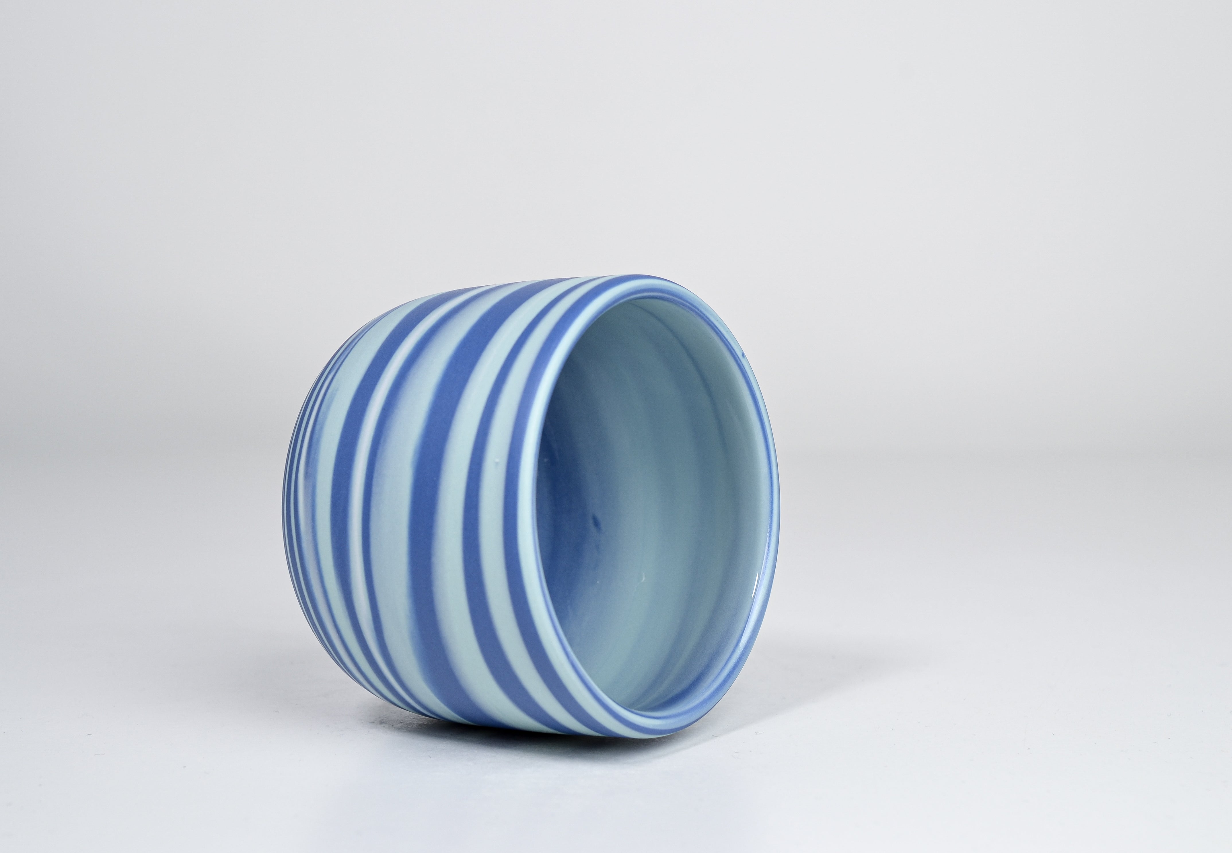 Let it flow. Porcelain cup. 190 ml