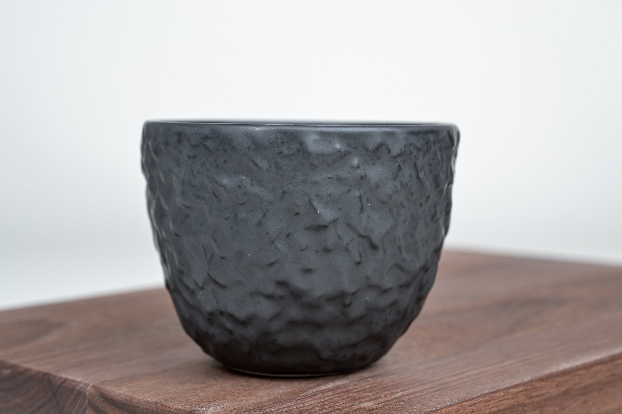 Textured coffee mug, matte black