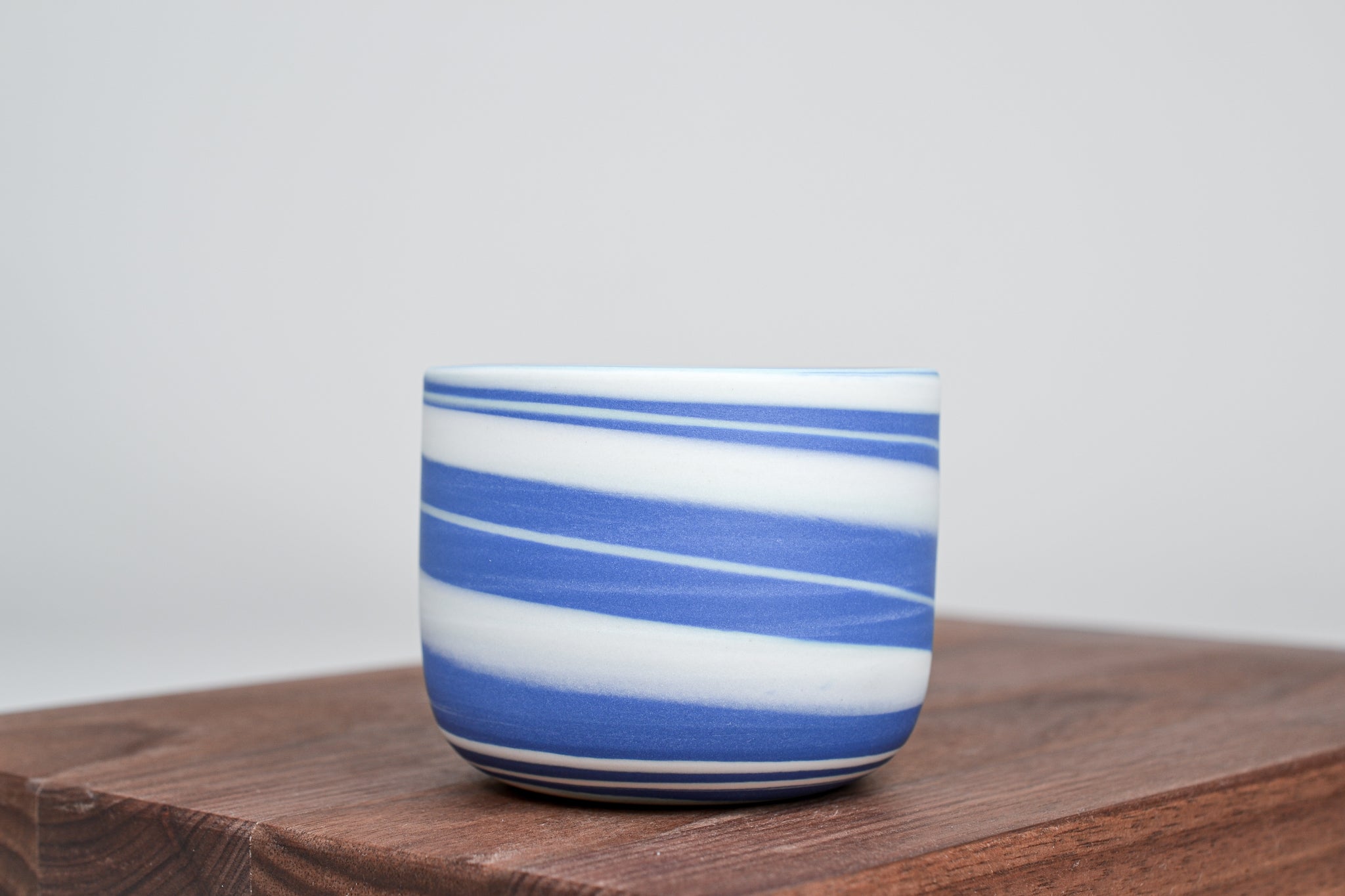 Let it flow. Porcelain cup. 190ml