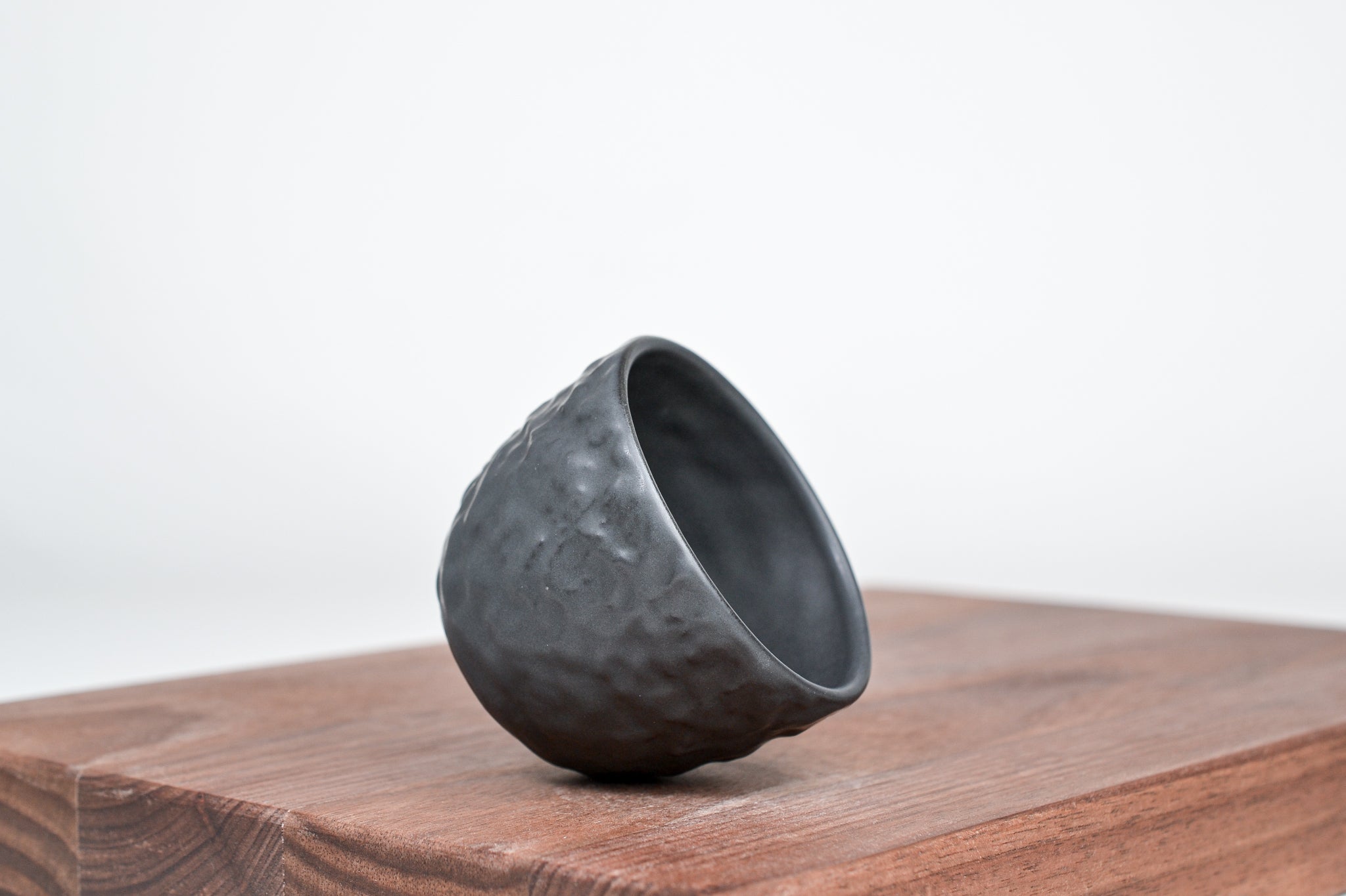 Textured coffee mug, matte black