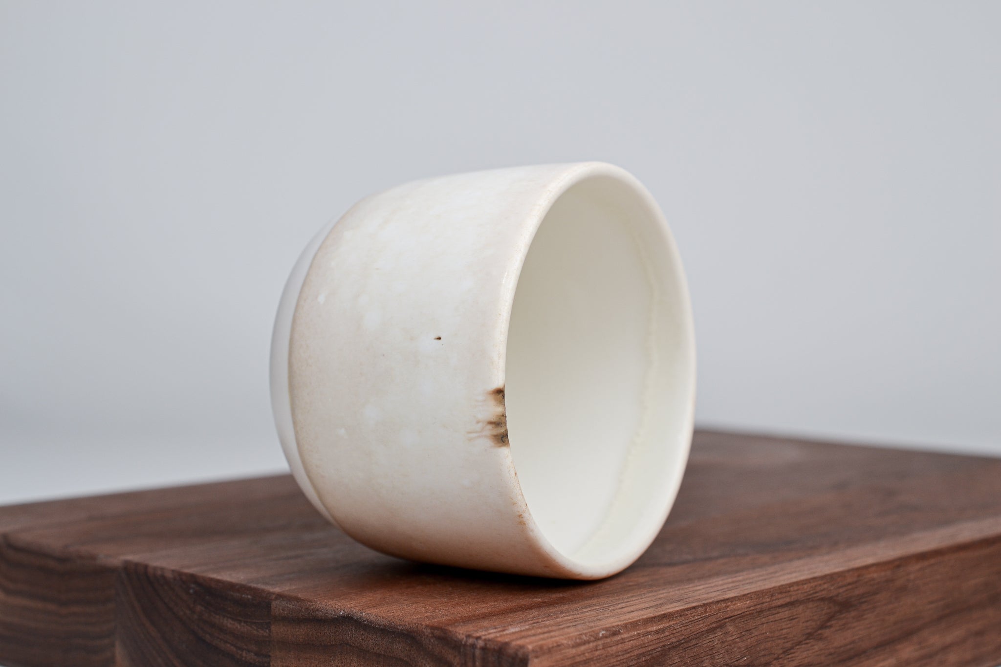 Simple cup with white miracle glaze - 200ml