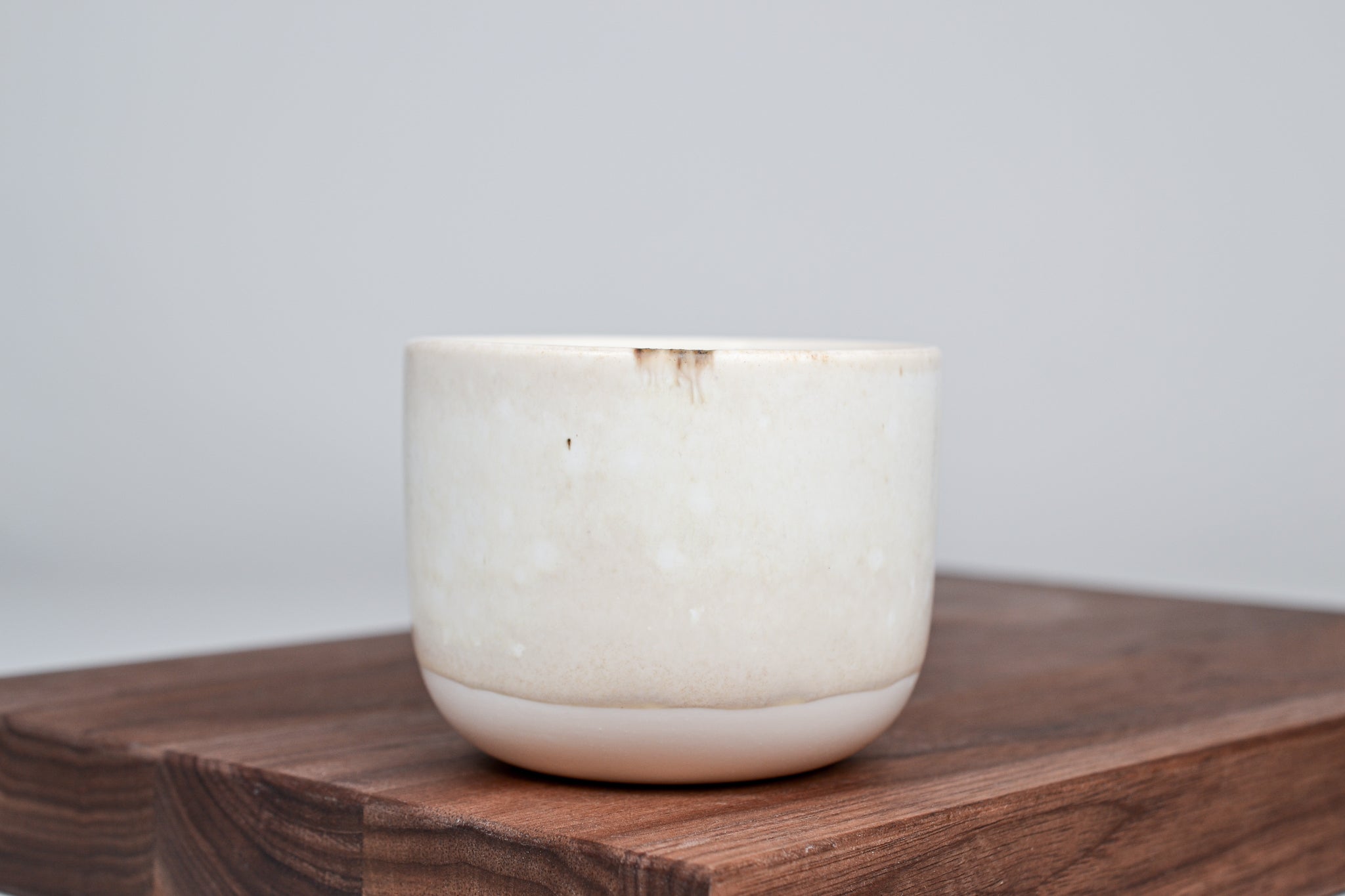 Simple cup with white miracle glaze - 200ml