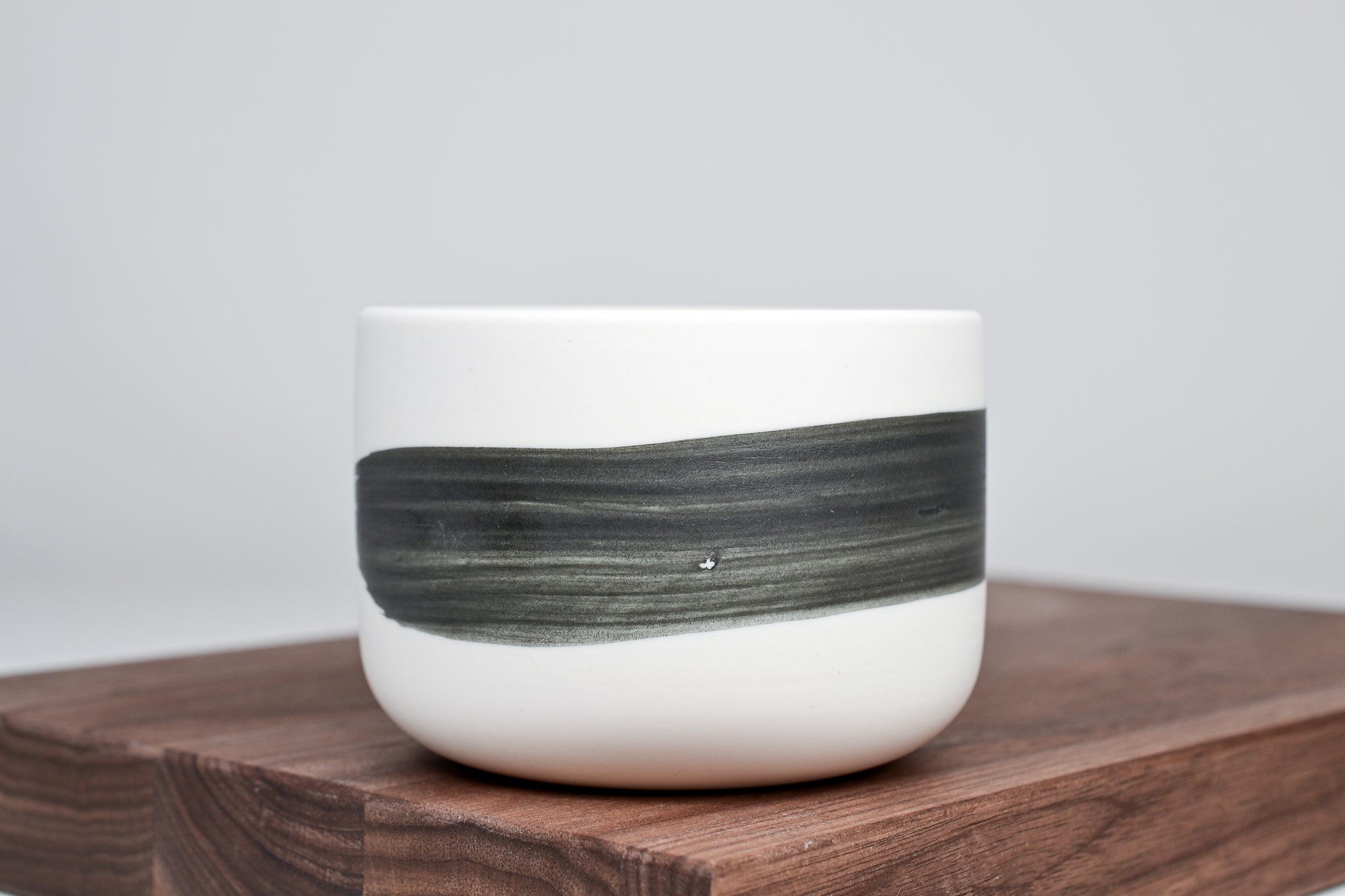 Černá linka - Minimalistický kávový hrnek - 300 ml