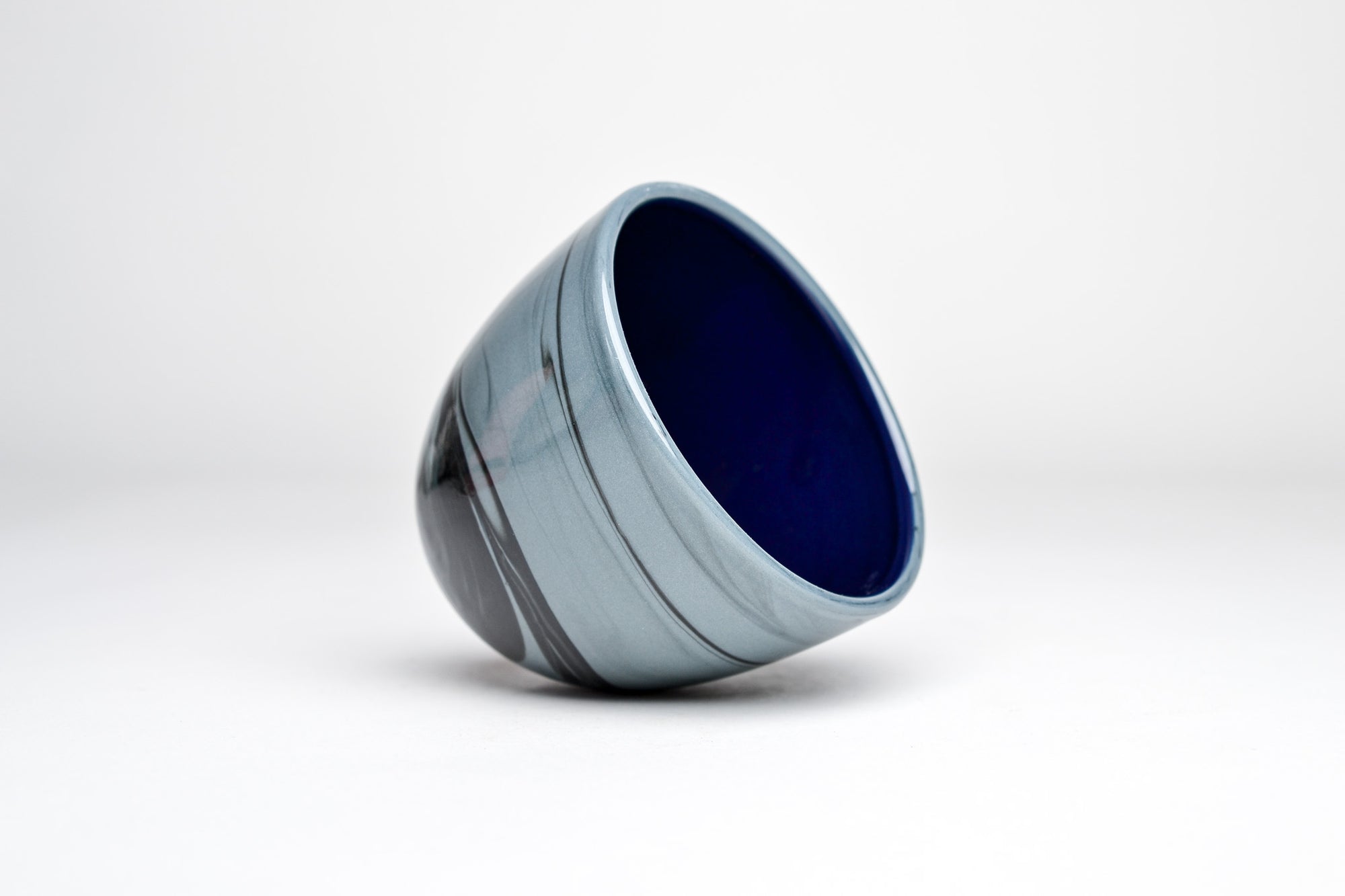 Smoke cup, blue gray and black - glossy version