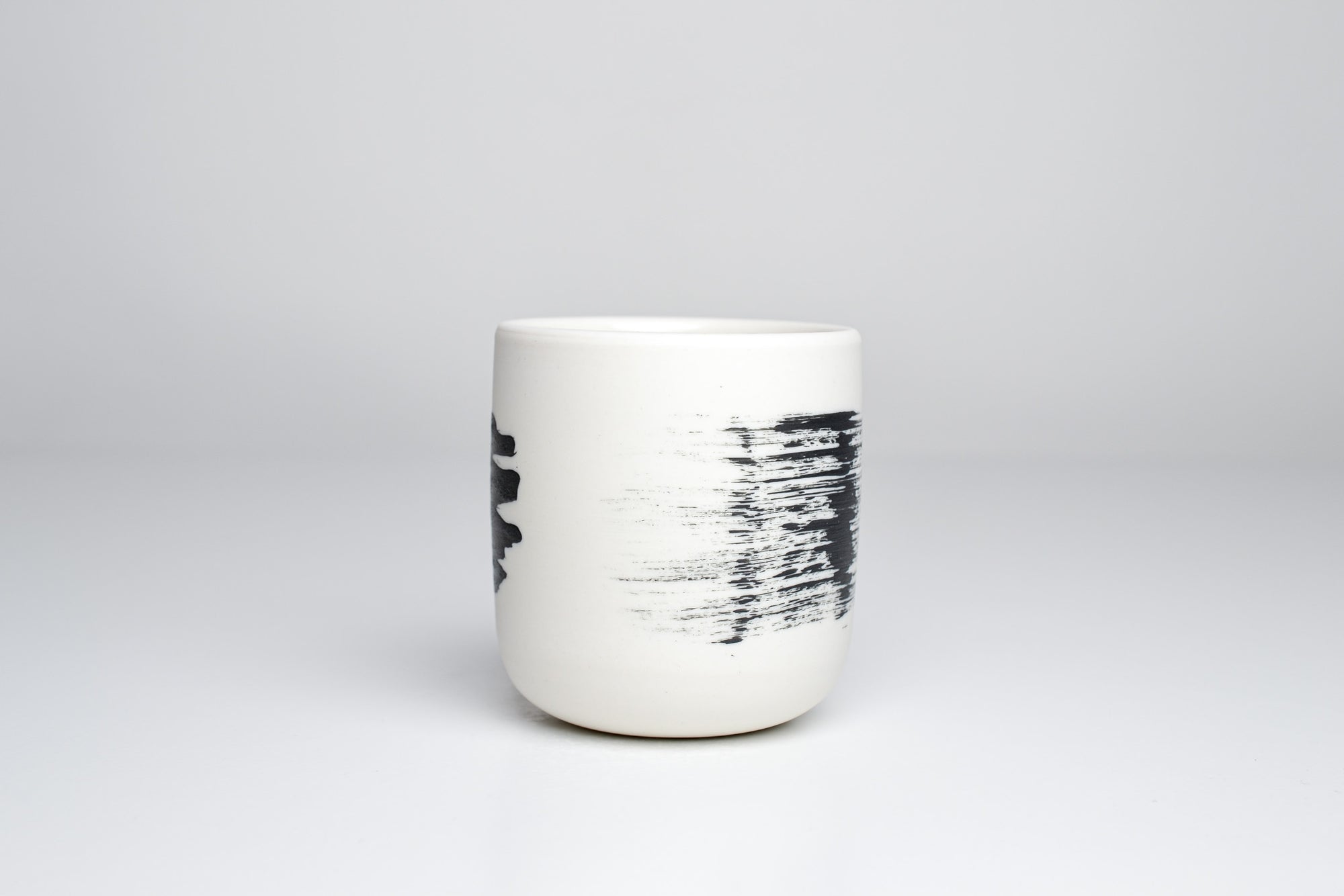 Simple cup, black line, 150ml