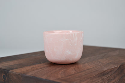Nechte to plynout. Hrnek z růžového porcelánu - 80ml