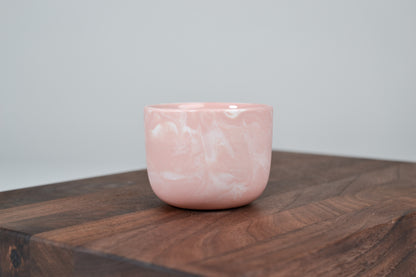 Nechte to plynout. Hrnek z růžového porcelánu - 80ml