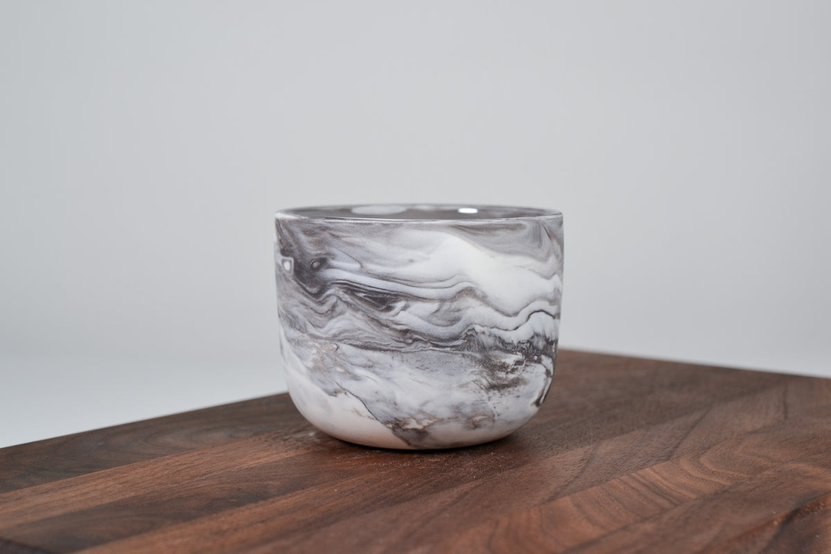 Let it flow. Porcelain cup. Dark chocolate - 200 ml