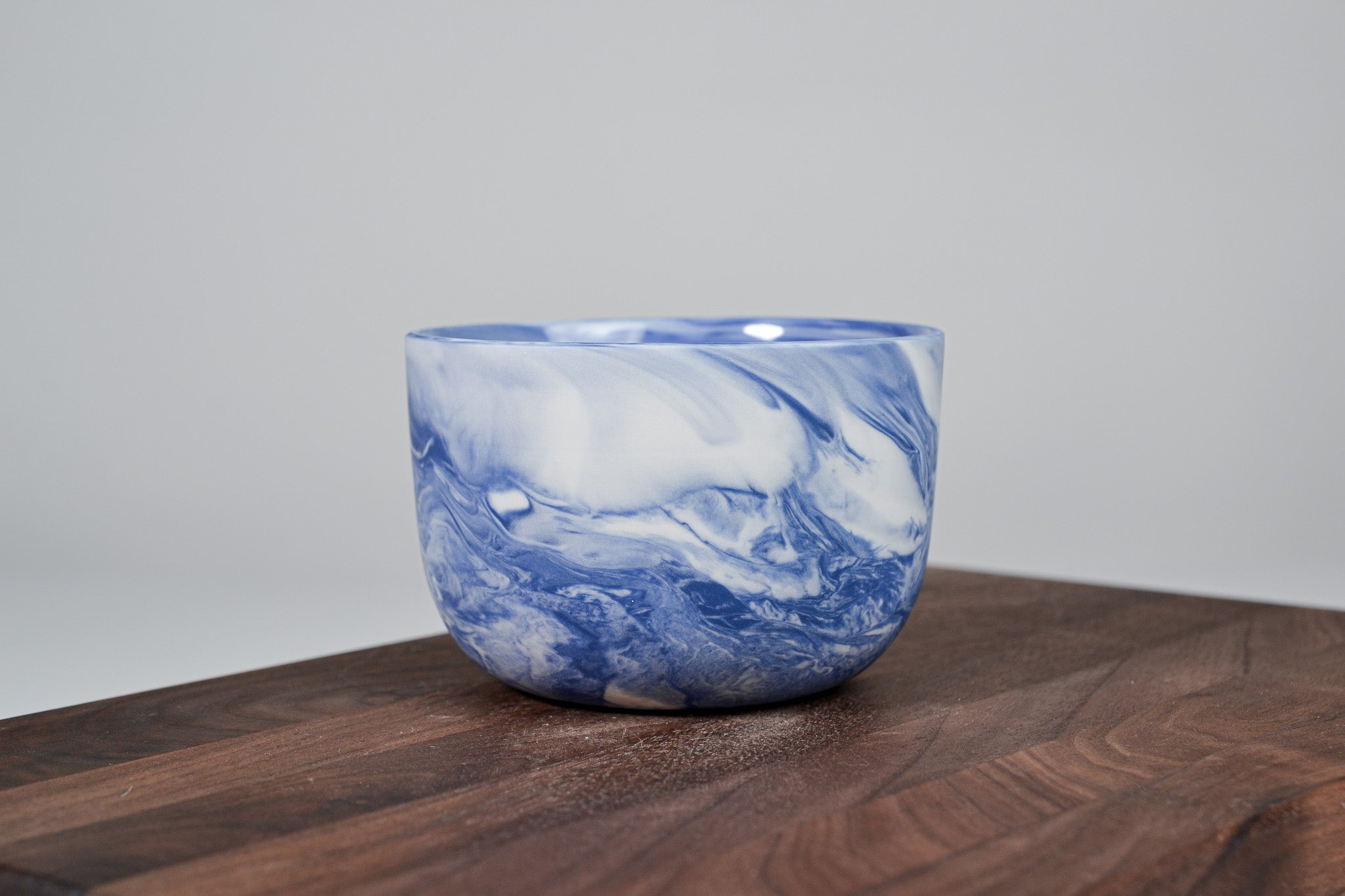 Kávový hrnek z porcelánu - Flow - 280 ml - modrý porcelán