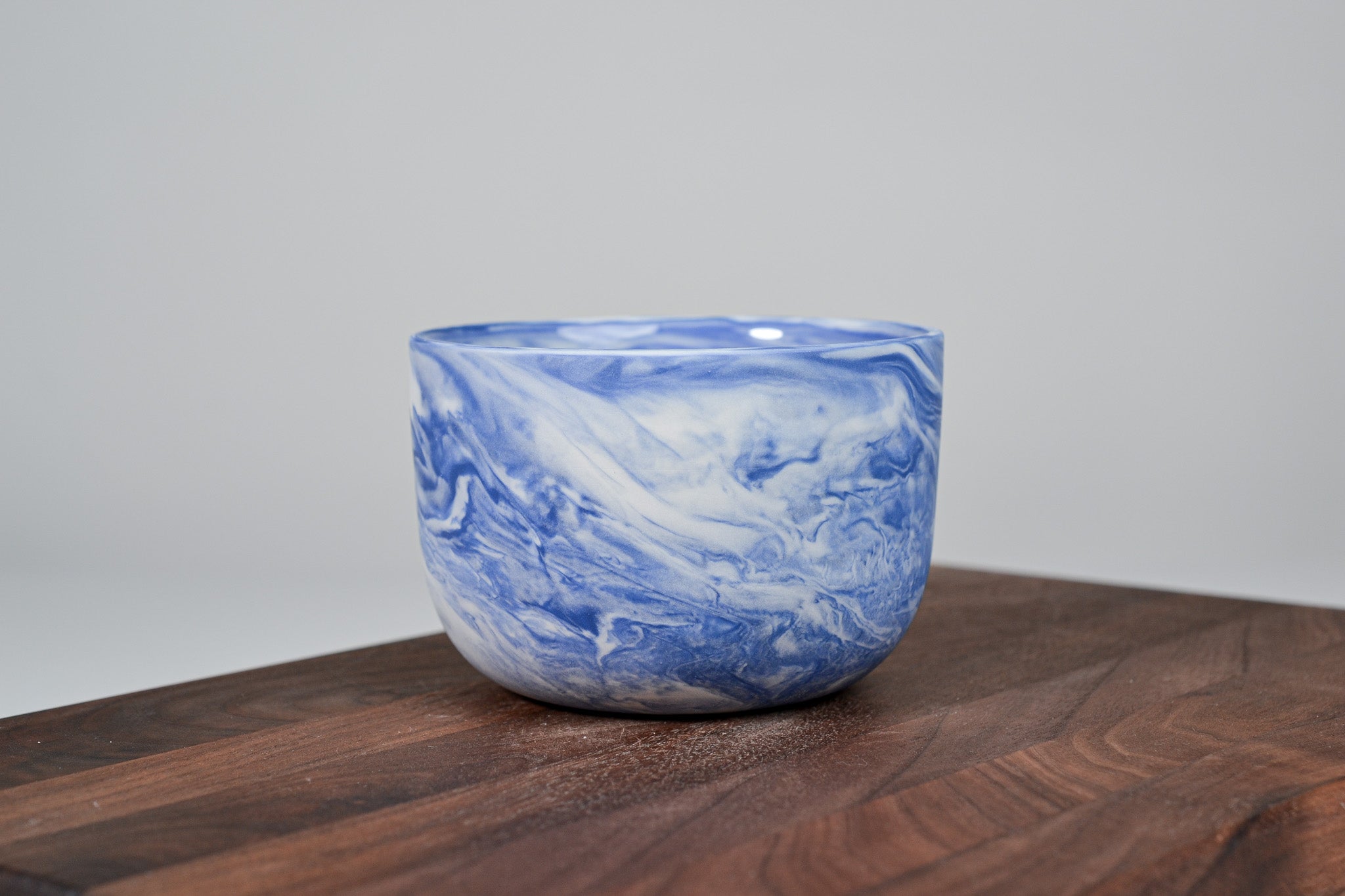 Kávový hrnek z porcelánu - Flow - 280 ml - modrý porcelán