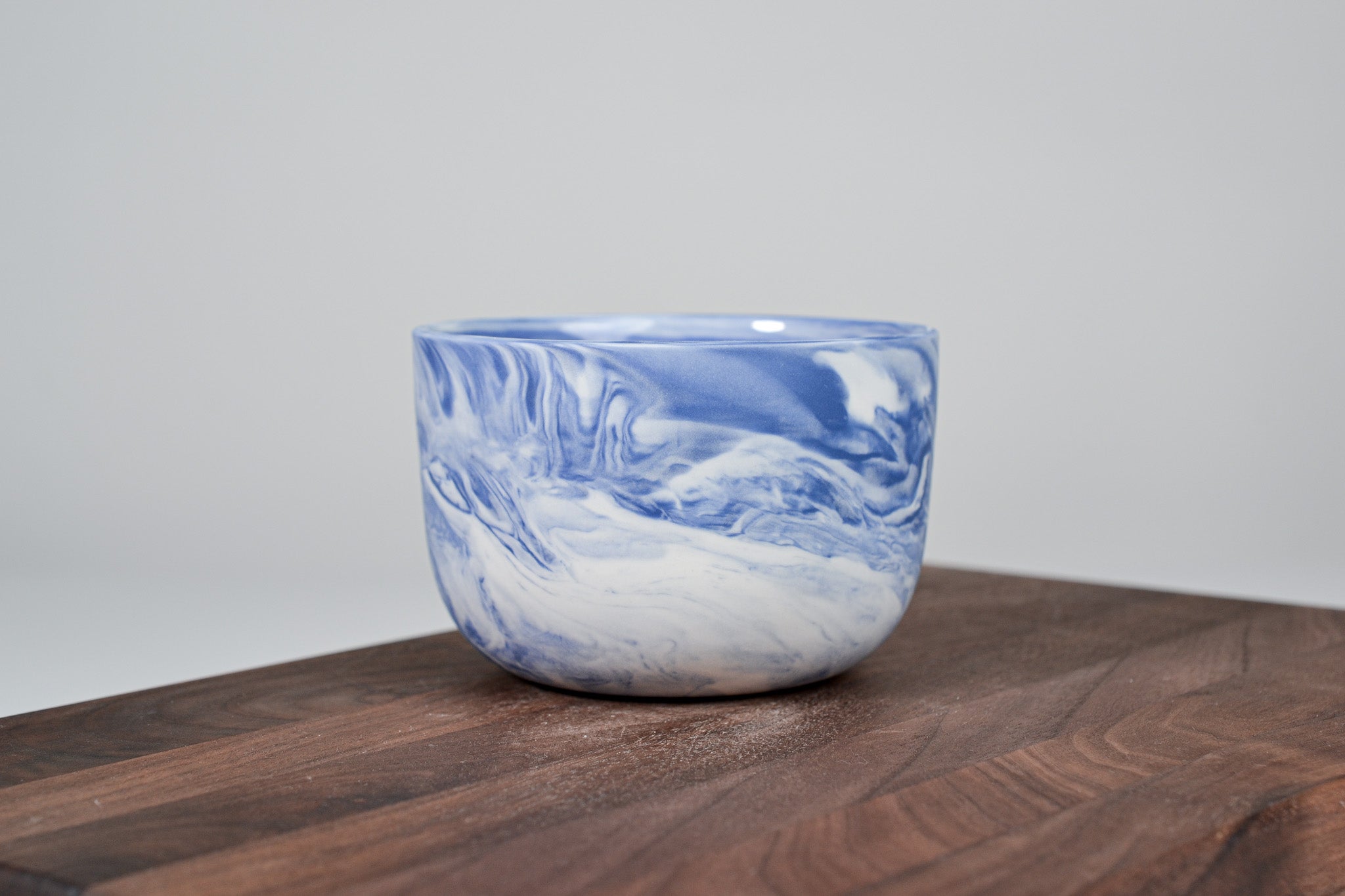 Kávový hrnek z porcelánu - Flow - 280 ml - modrý porcelán