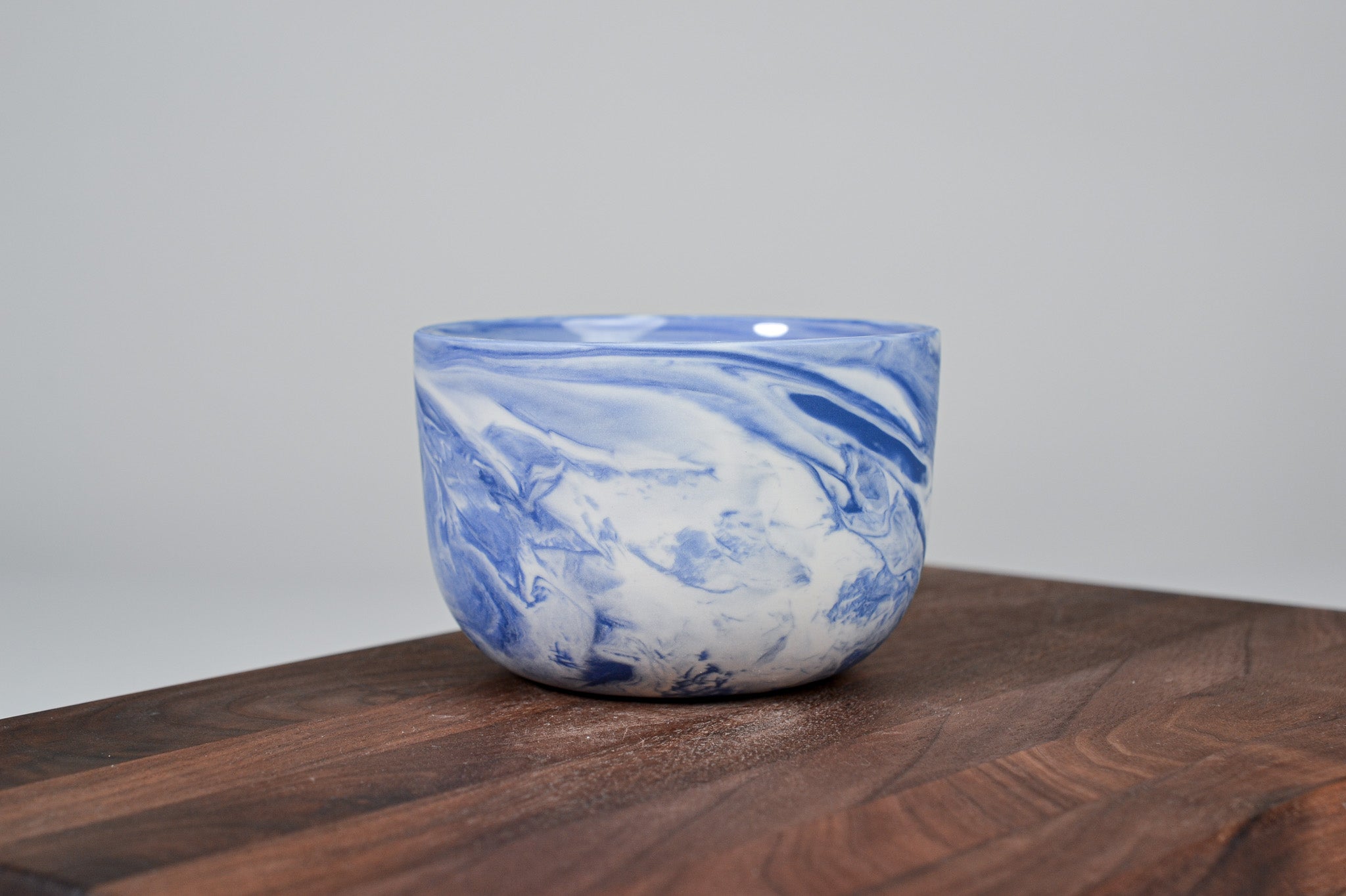 Kávový hrnek z porcelánu - Flow - 280 ml - modrý porcelán