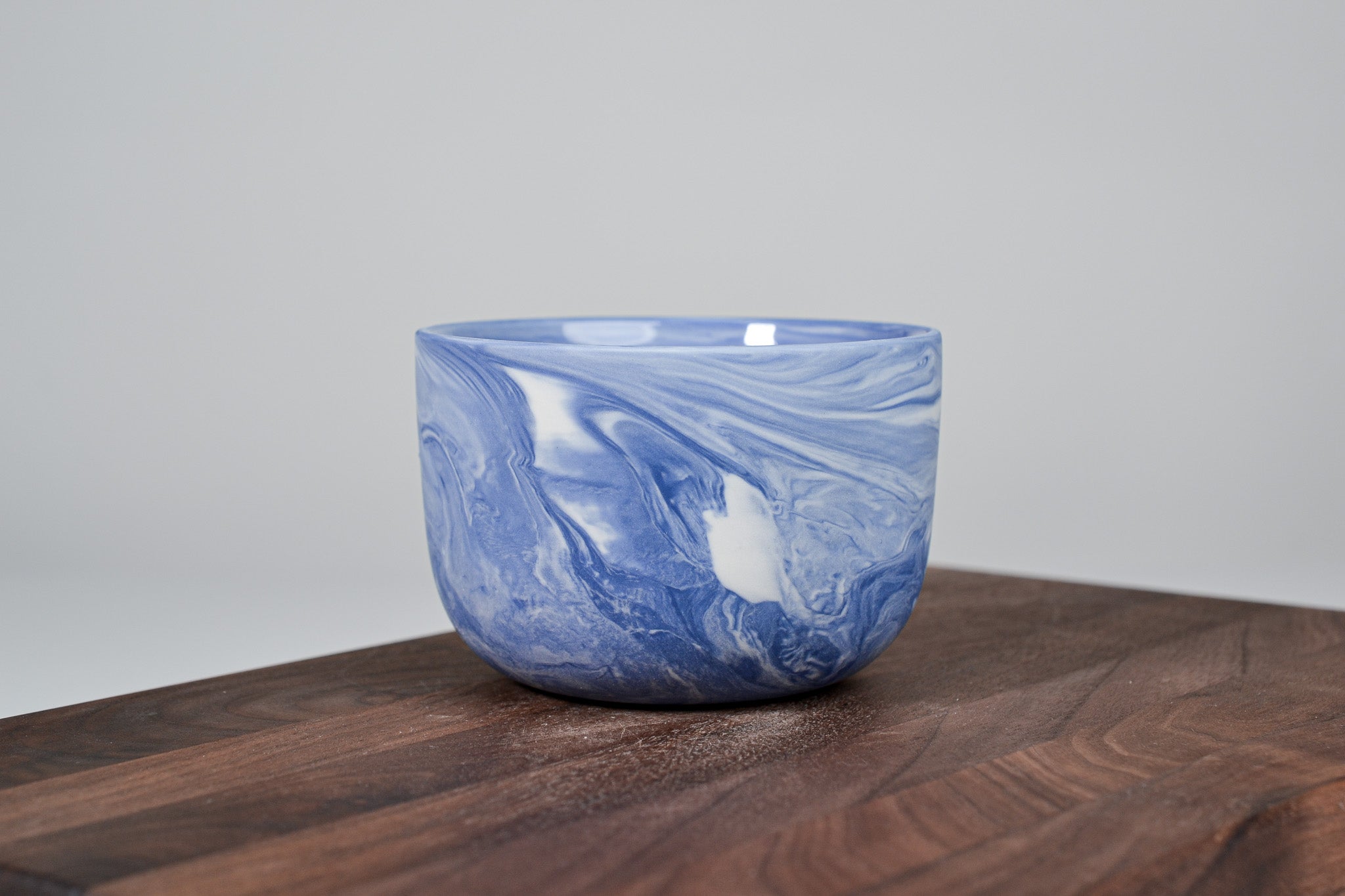 Kávový hrnek z porcelánu - Flow - 280 ml - modrý porcelán