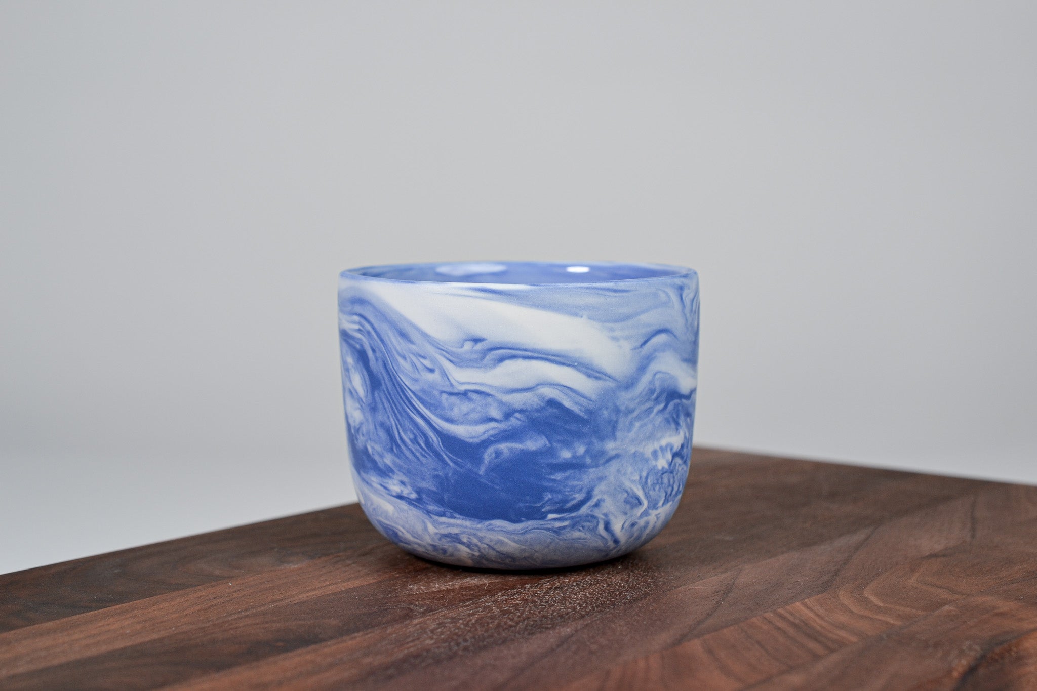 Kávový hrnek z porcelánu - Flow - modrý - 200 ml