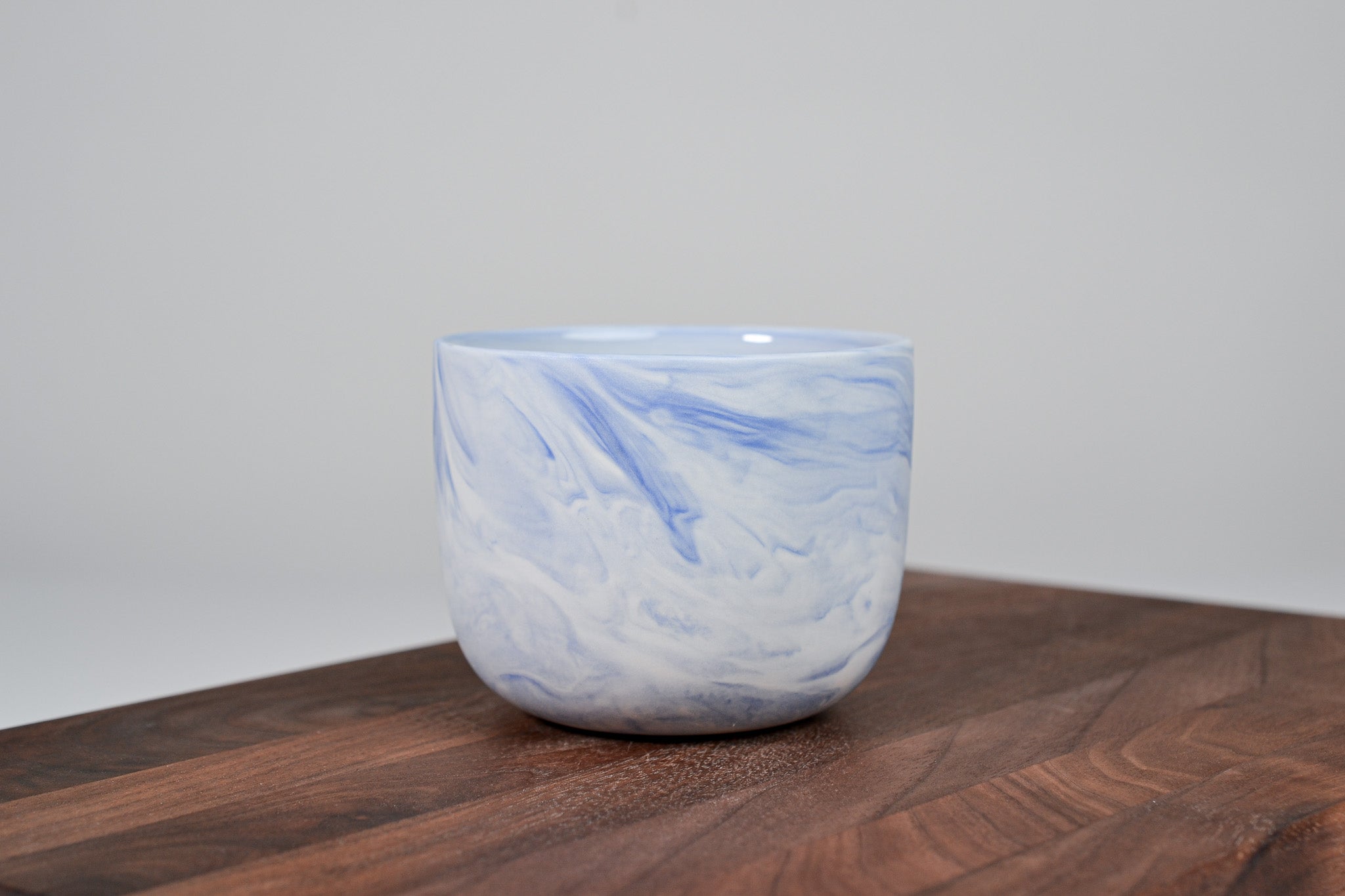 Kávový hrnek z porcelánu - Flow - modrý - 200 ml