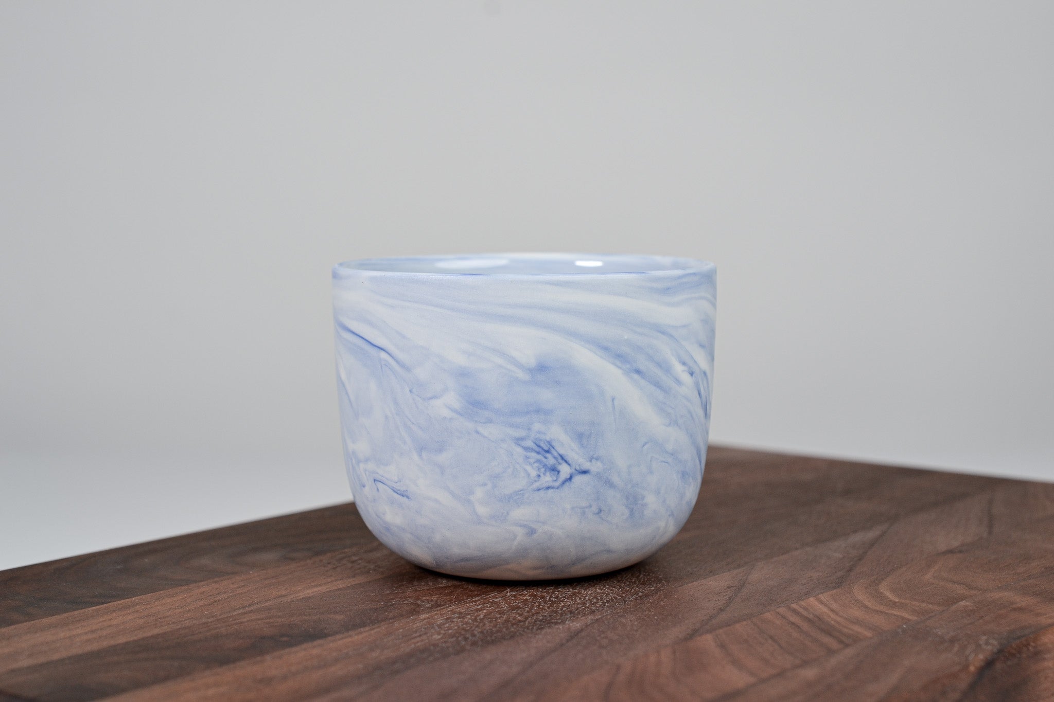 Kávový hrnek z porcelánu - Flow - modrý - 200 ml