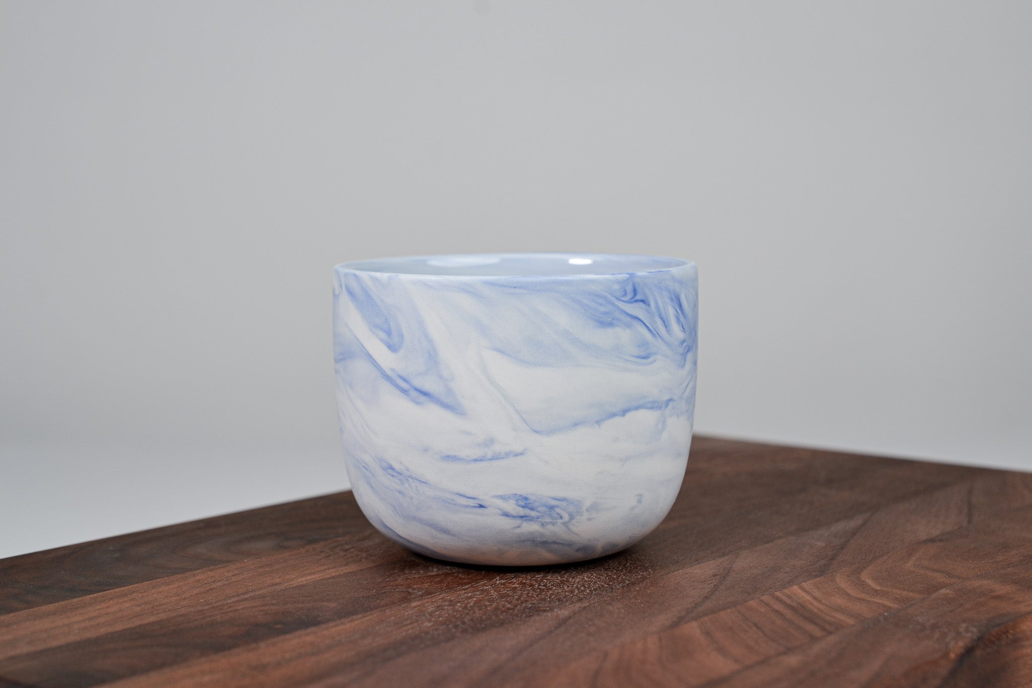 Kávový hrnek z porcelánu - Flow - modrý - 200 ml