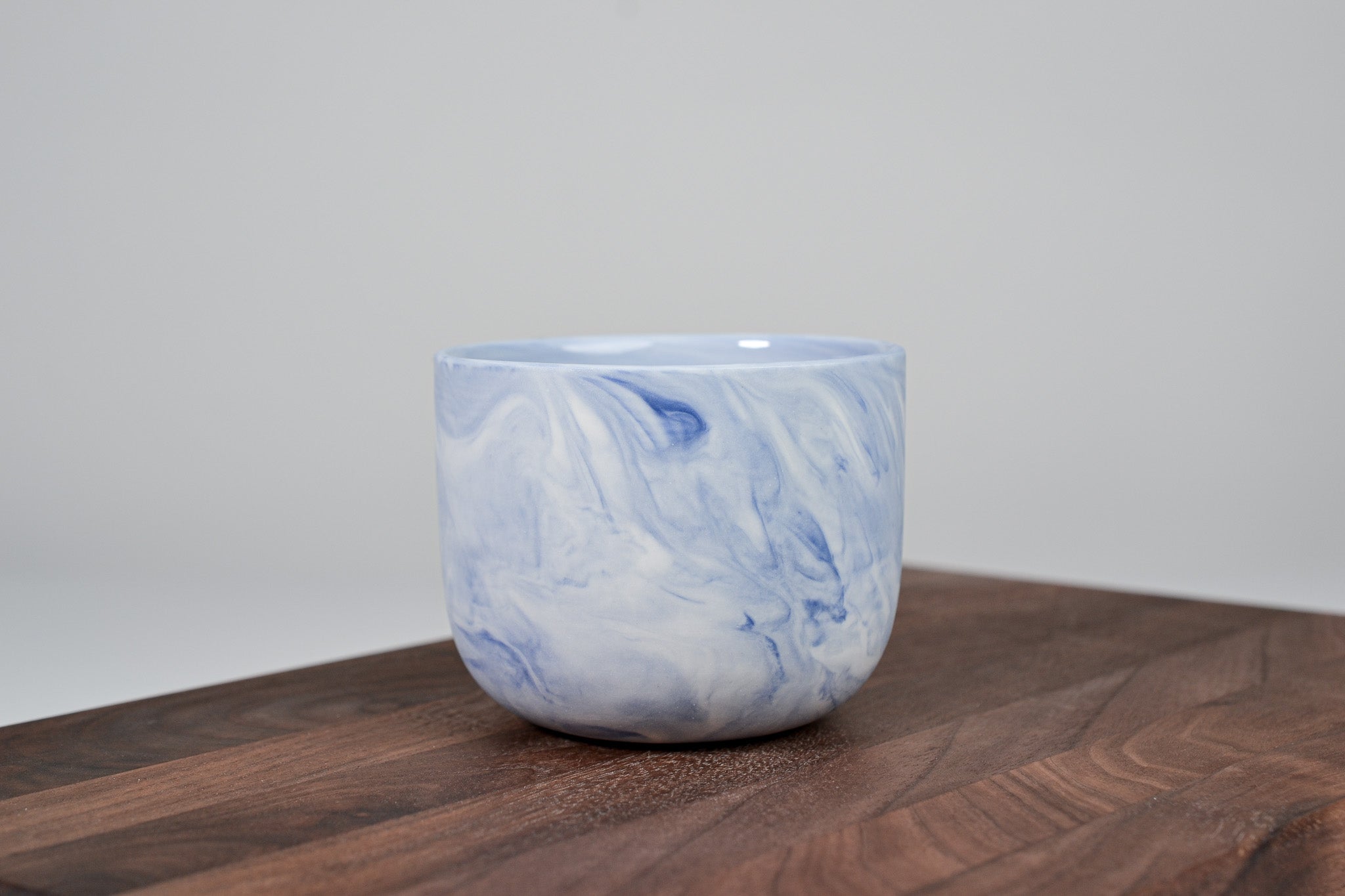 Kávový hrnek z porcelánu - Flow - modrý - 200 ml