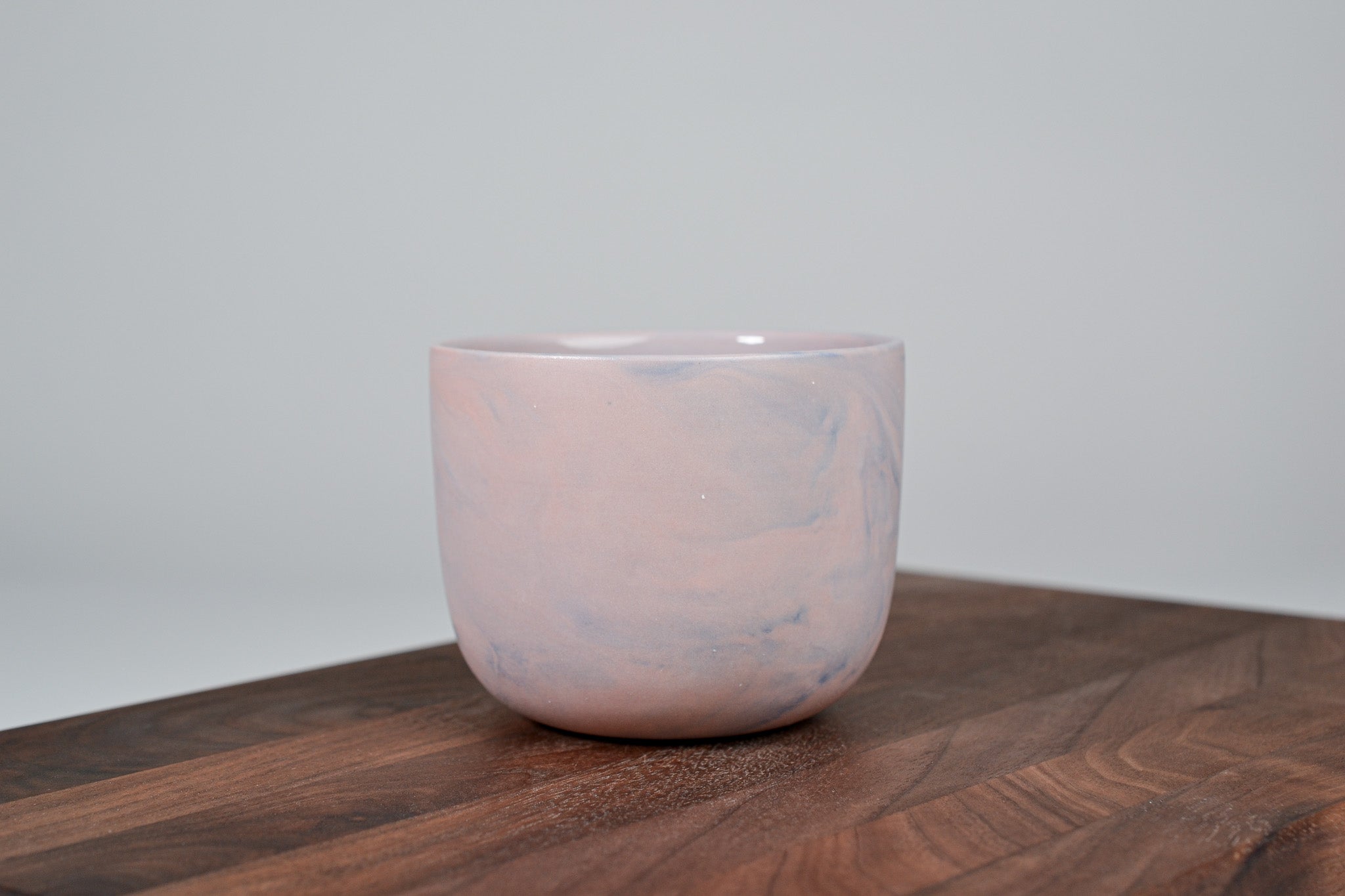 Kávový hrnek z porcelánu - Flow - červánkový - 200 ml
