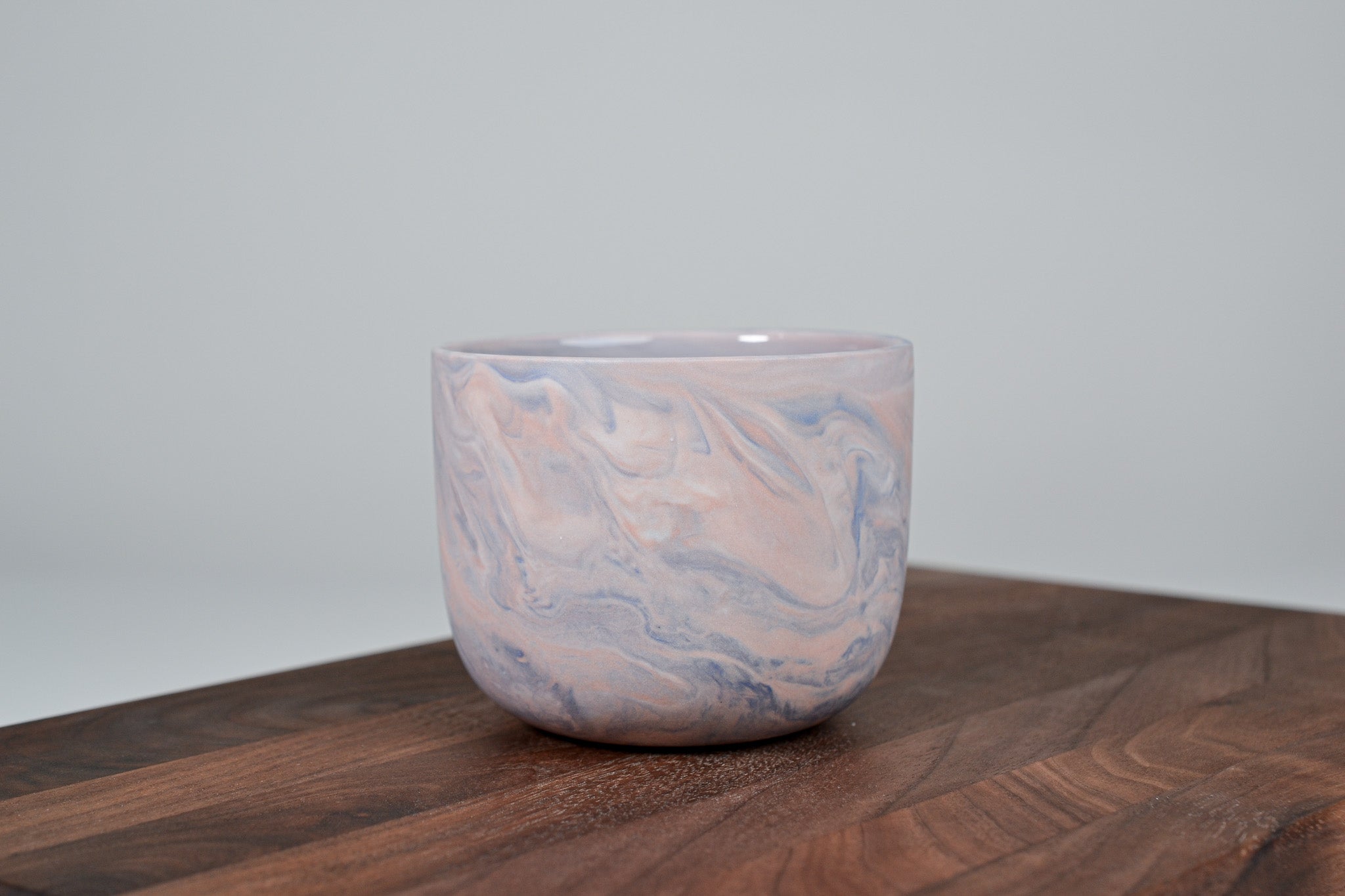 Kávový hrnek z porcelánu - Flow - červánkový - 200 ml