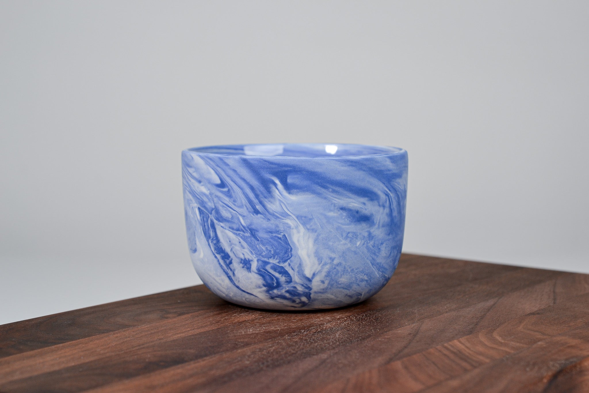 Kávový hrnek z porcelánu - Flow - 280 ml - modrý porcelán