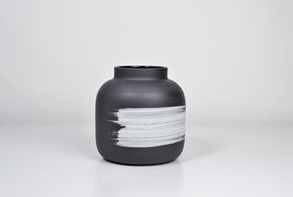 Simple vase, black porcelain with white line 