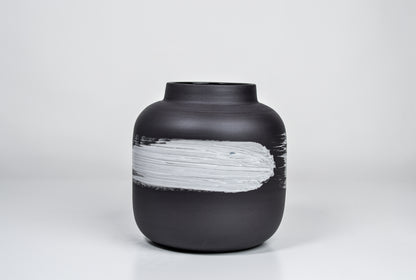 Simple vase, black porcelain with white line 