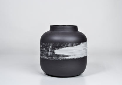 Simple vase, black porcelain with white line 