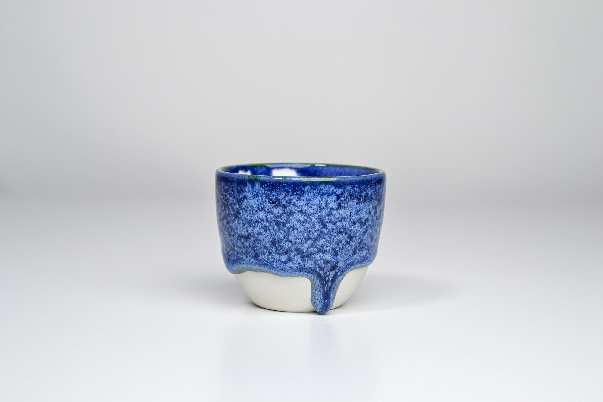 Simple blue cup with dripping glaze - 125ml