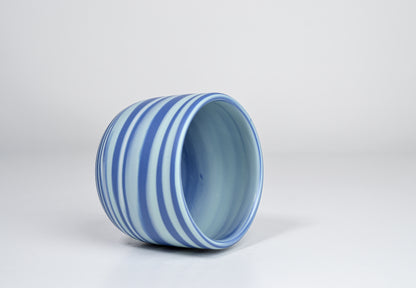 Let it flow. Porcelain cup. 190 ml