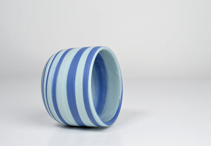 Let it flow. Porcelain cup. 190 ml
