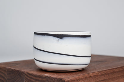 Let it flow. Porcelain cup. 280 ml