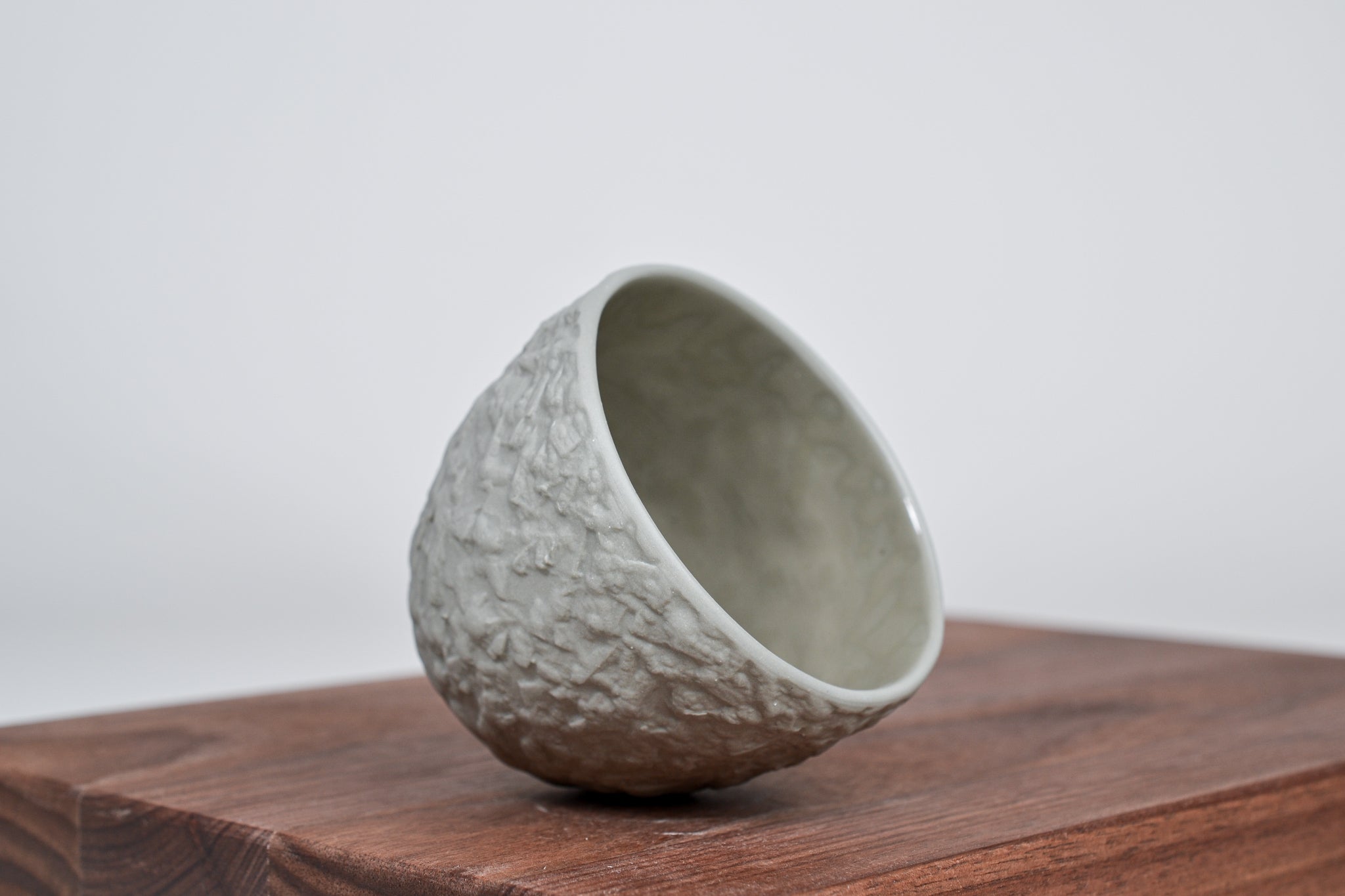 Strukturovaný kávový šálek, beton - 125 ml