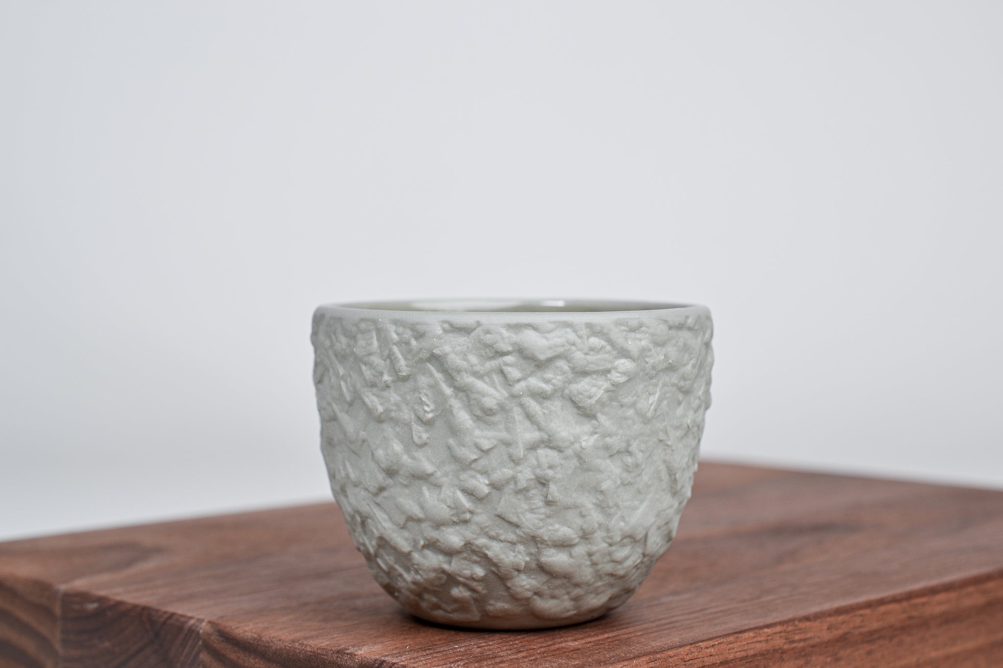Strukturovaný kávový hrnek, beton - 150 ml