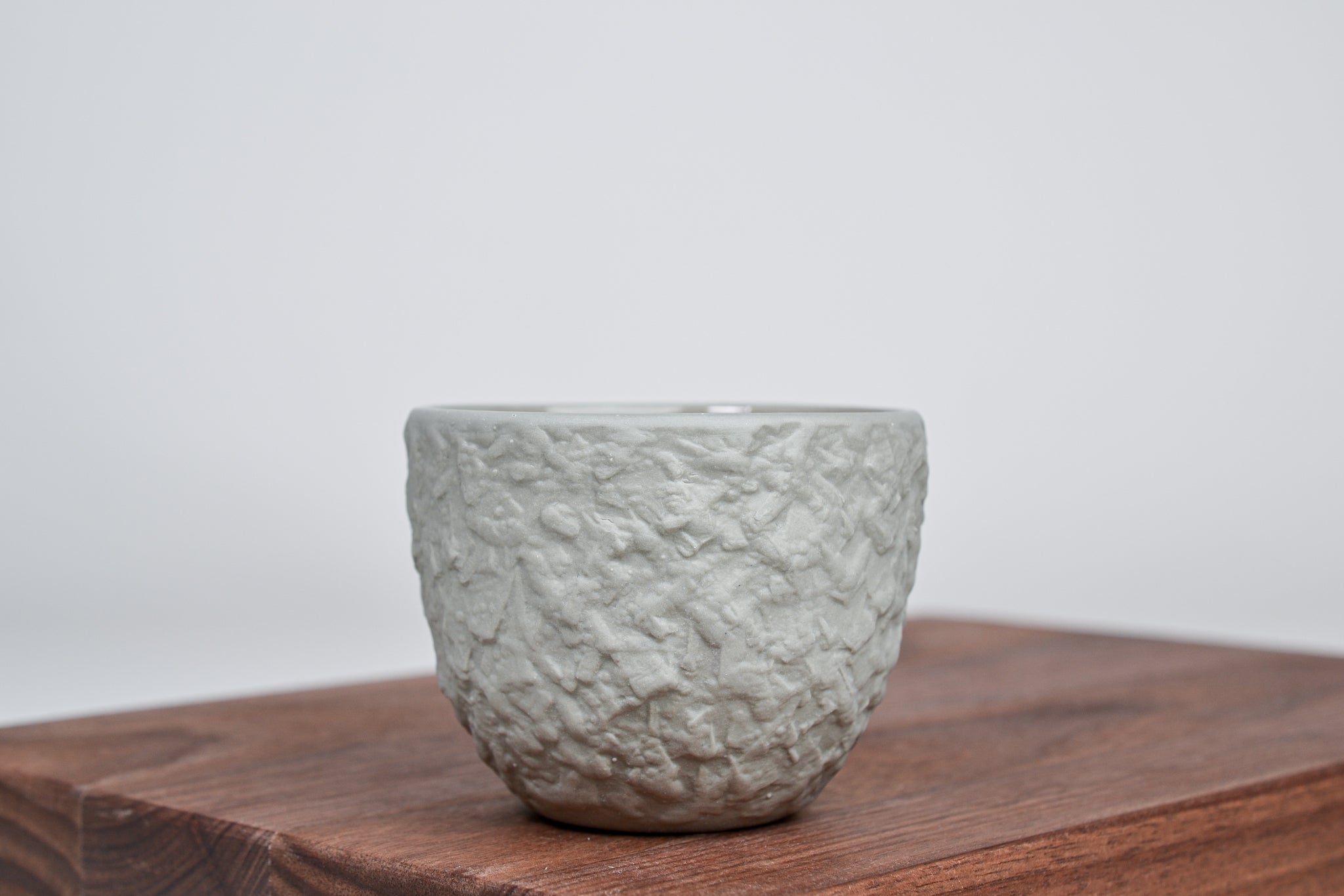 Strukturovaný kávový hrnek, beton - 150 ml