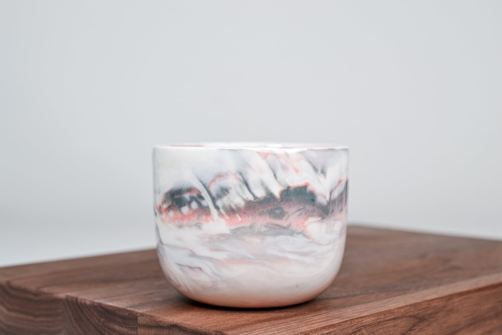 Let it flow. Porcelain coffee cup. 200ml glossy version
