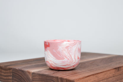 Nechte to plynout. Hrnek z růžového porcelánu - 80ml