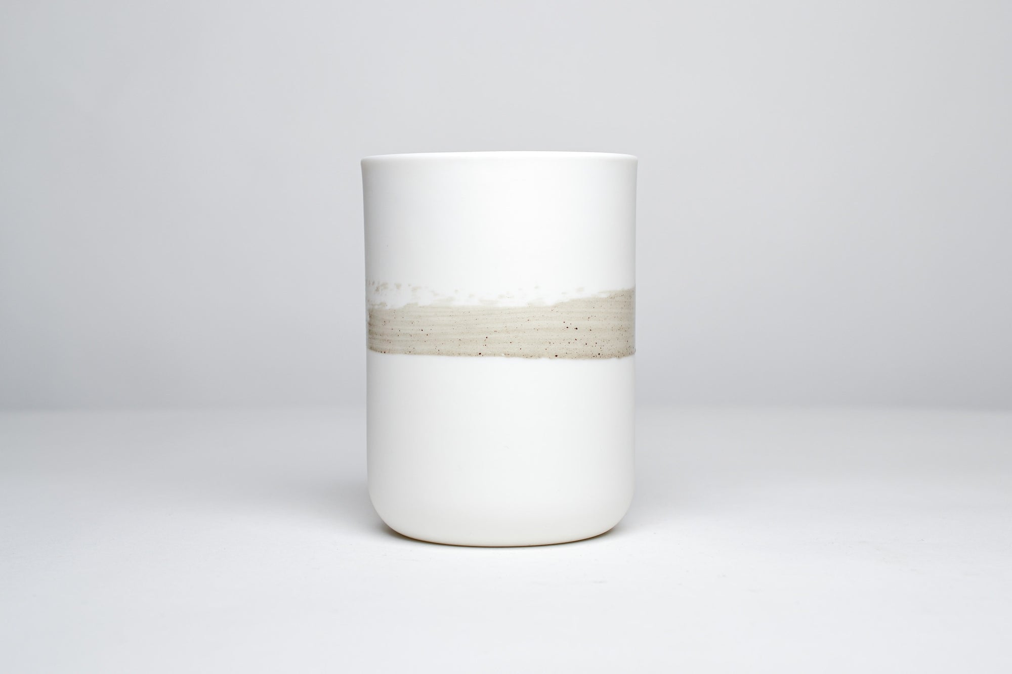 Simple jug with cup, ash gray line