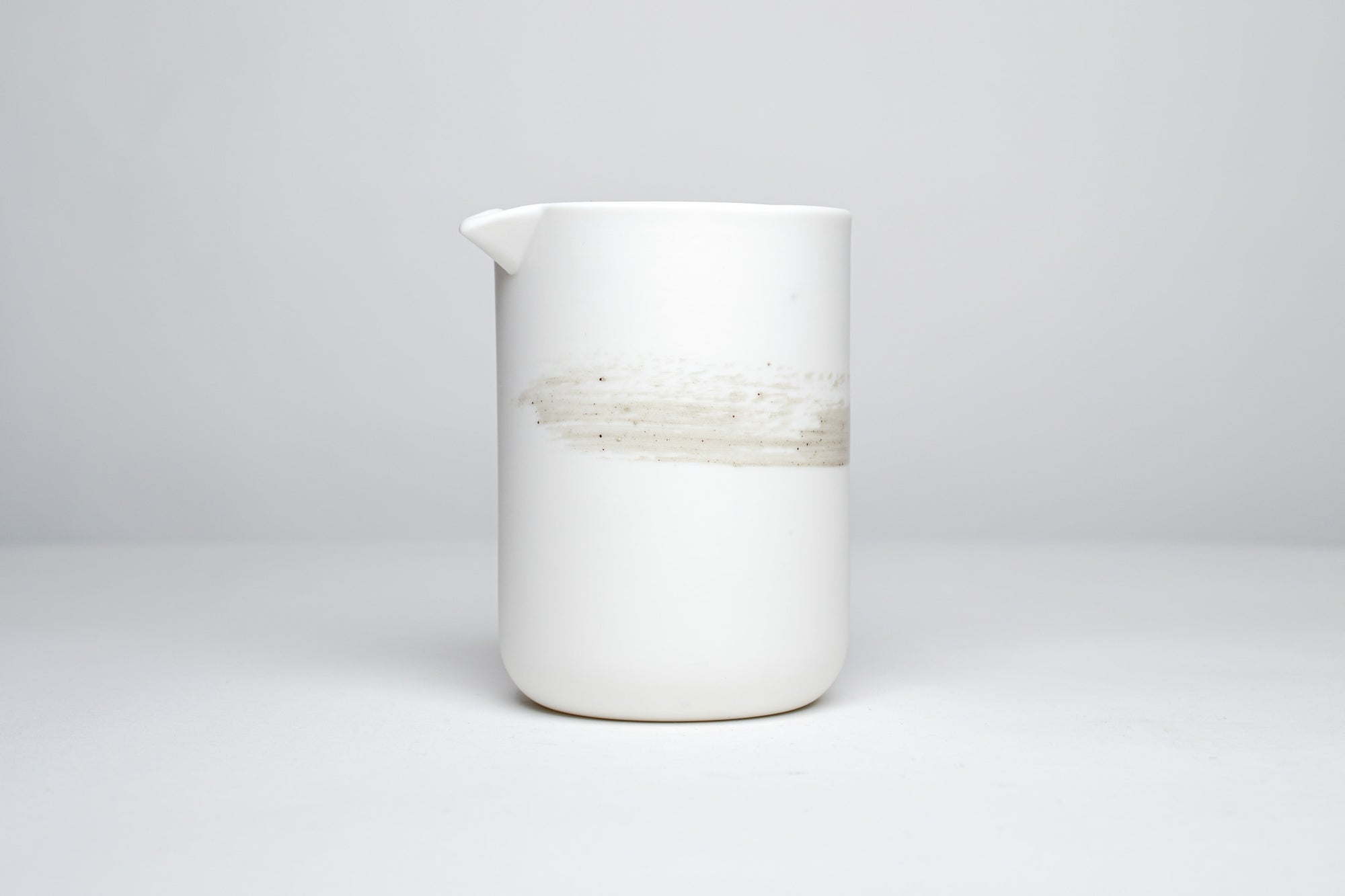 Simple jug with cup, ash gray line