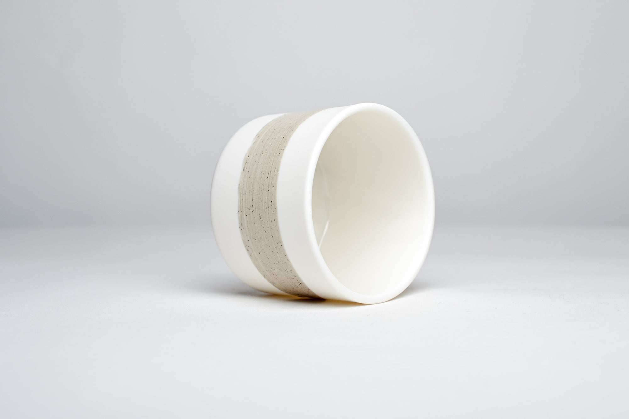 Simple jug with cup, ash gray line