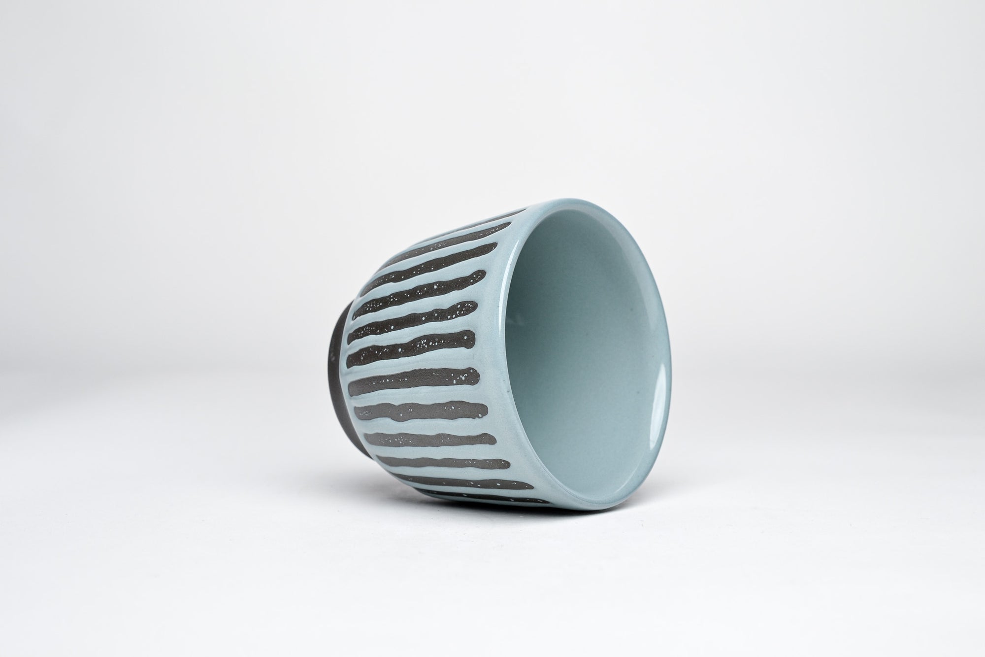 Mercury cup, khaki stripes