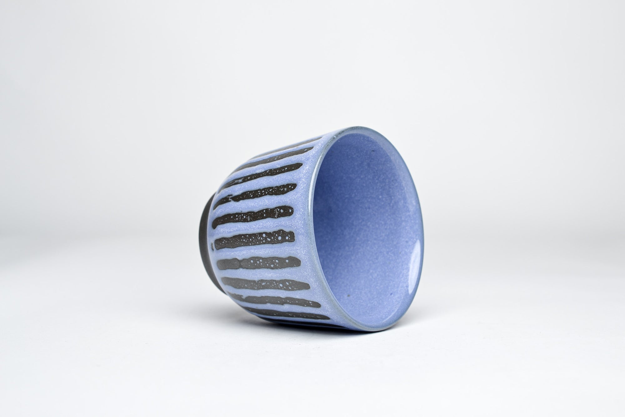 Mercury cup, blue stripes