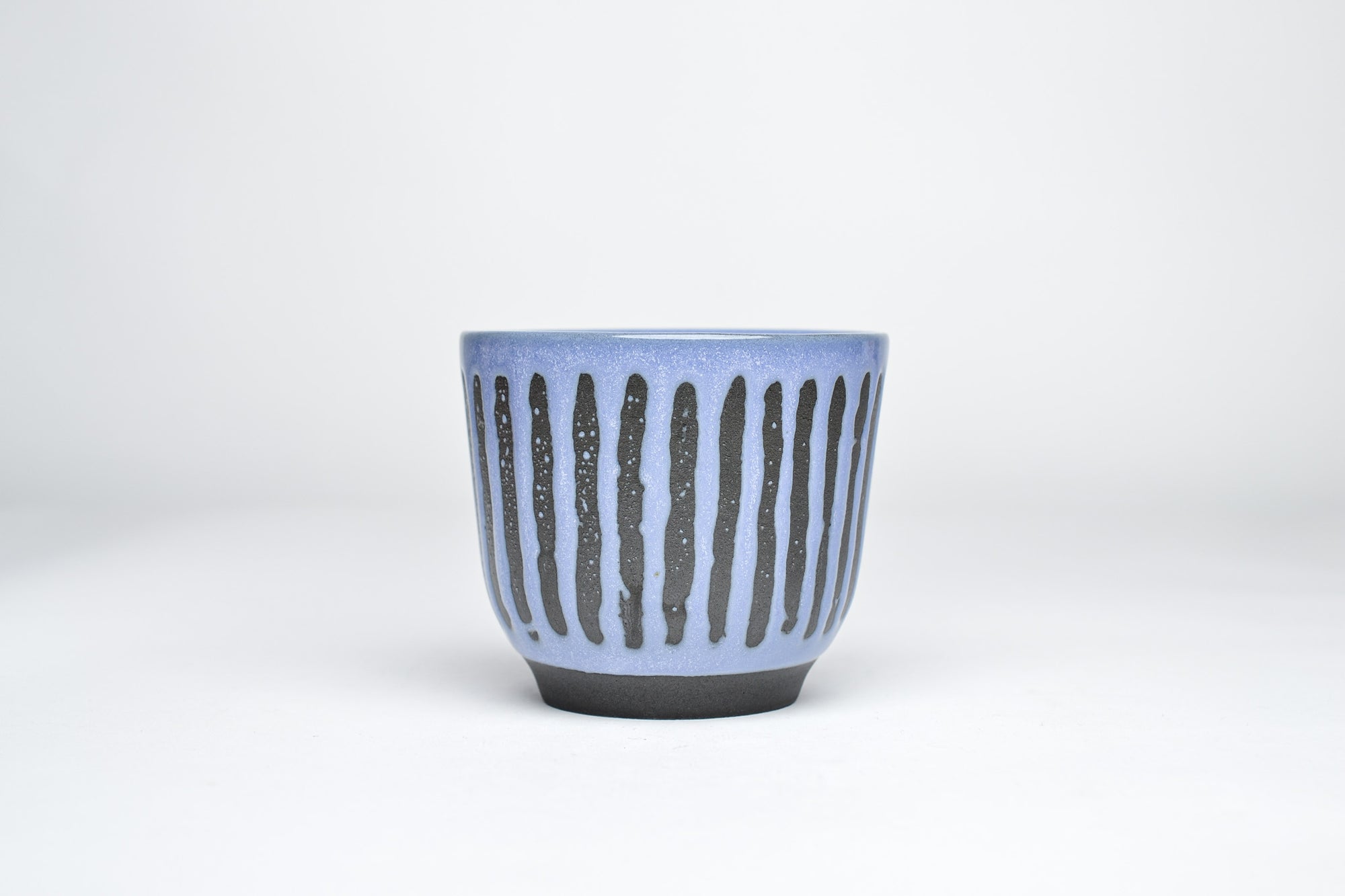 Mercury cup, blue stripes