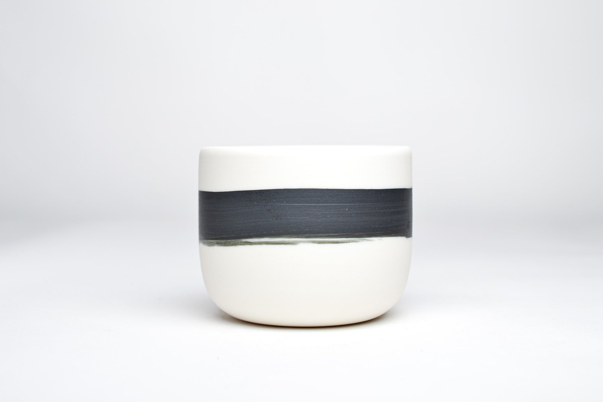 Simple cup, black line